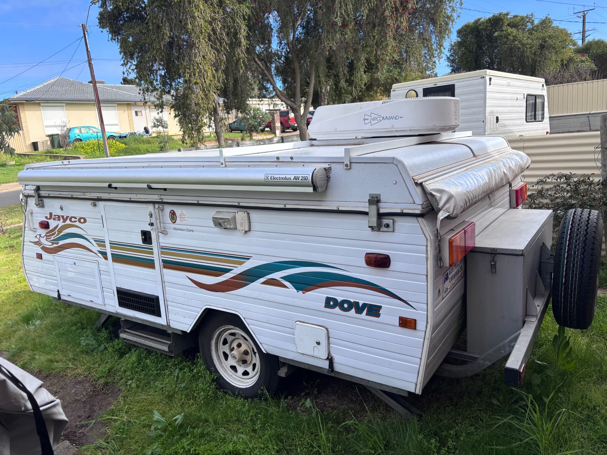 2000 Jayco Dove — photo 2
