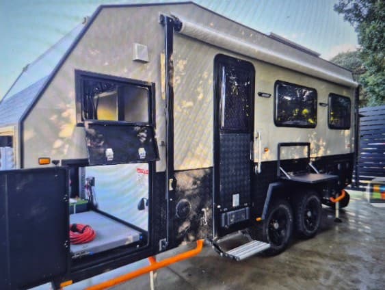 2023 Highline Caravans Matrix off road — photo 2
