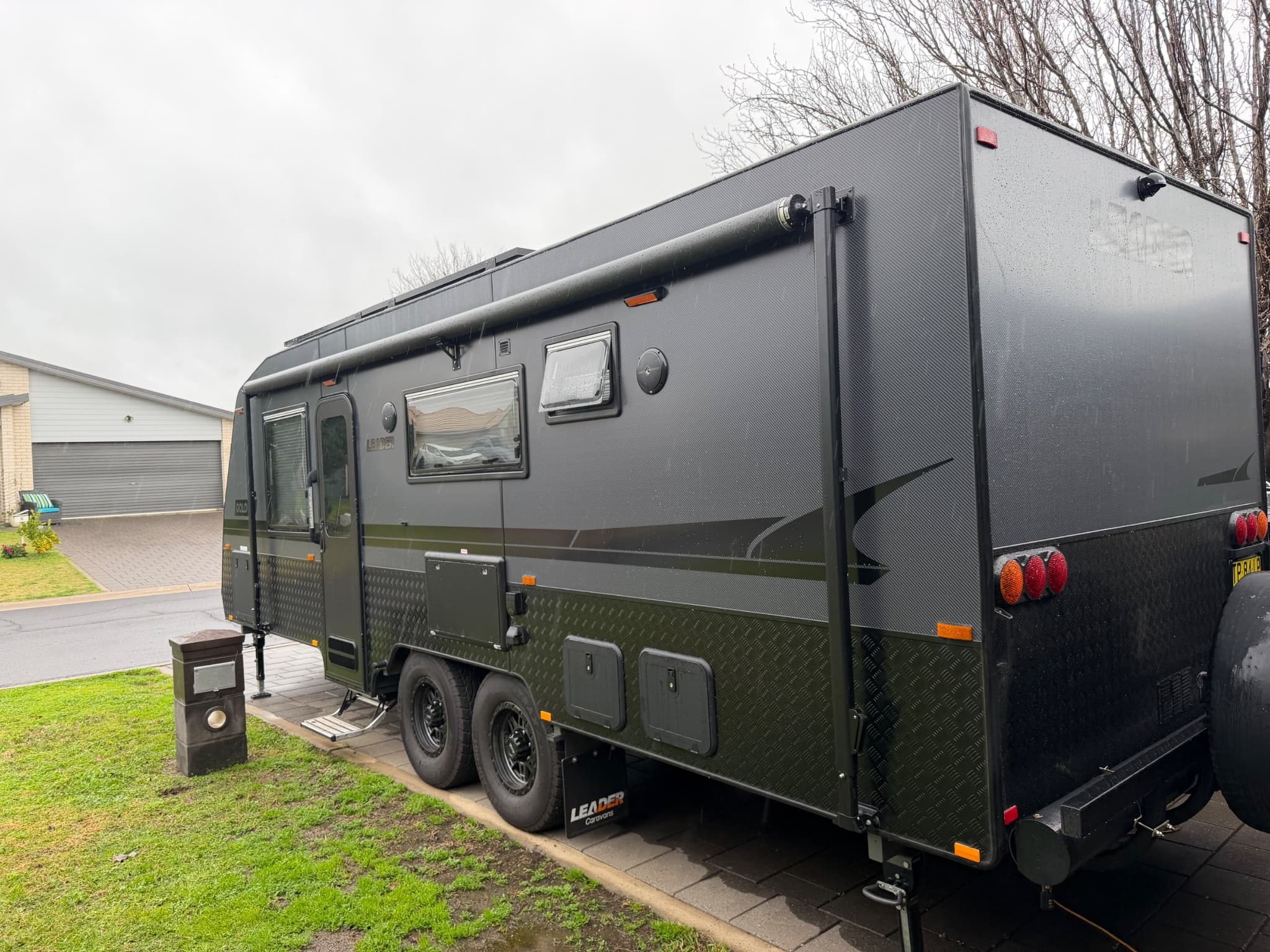 2025 Leader Caravans Gold LE Family 21ft 6 — photo 2