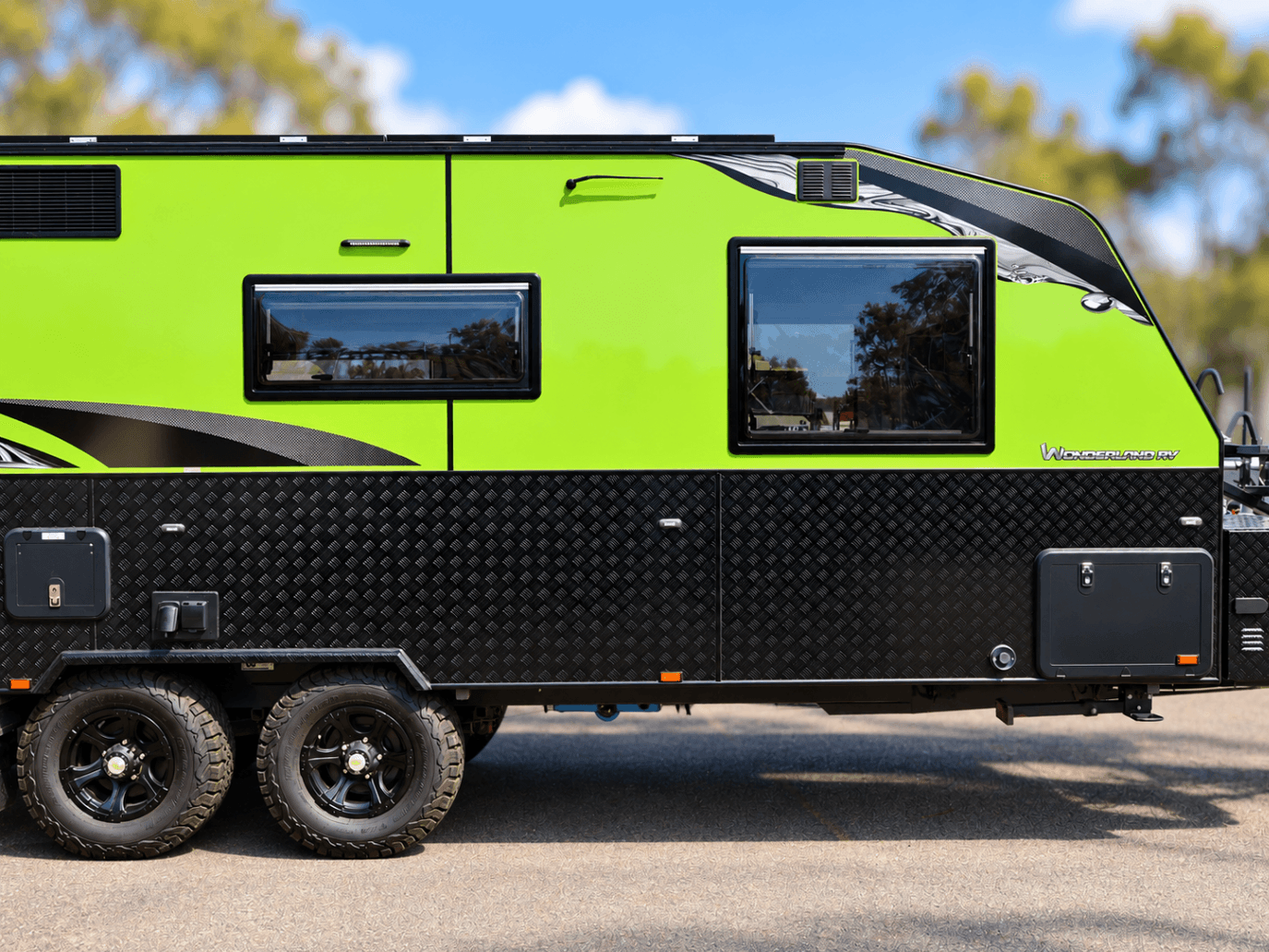2021 Wonderland RV XTR - XT2200 (Family) — photo 2