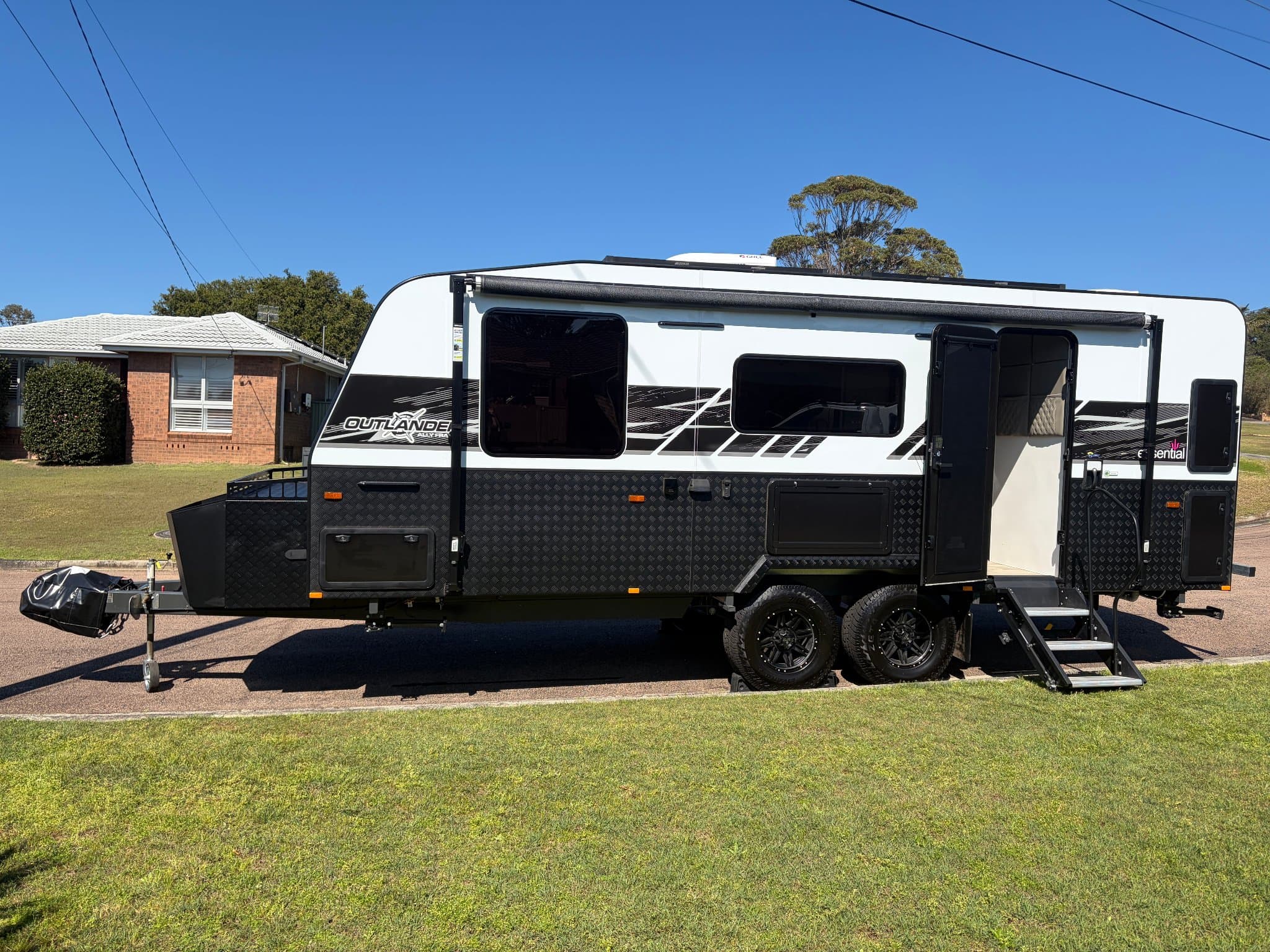 2025 Essential Caravans Outlander Off Road V5-2 20'6" — photo 2