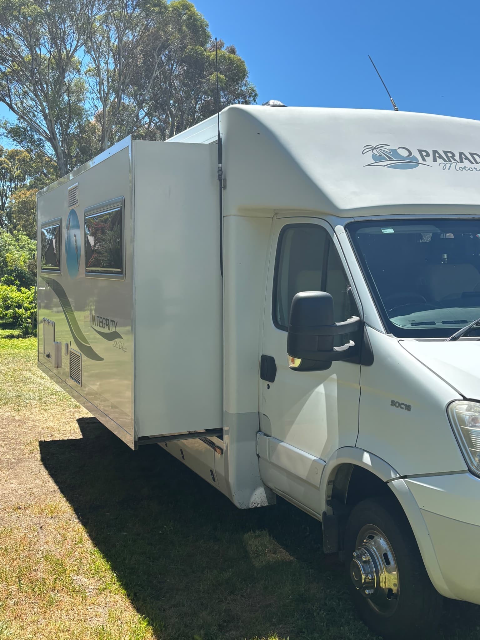 2012 Paradise Iveco 50C18 Integrity Lite Deluxe — photo 2