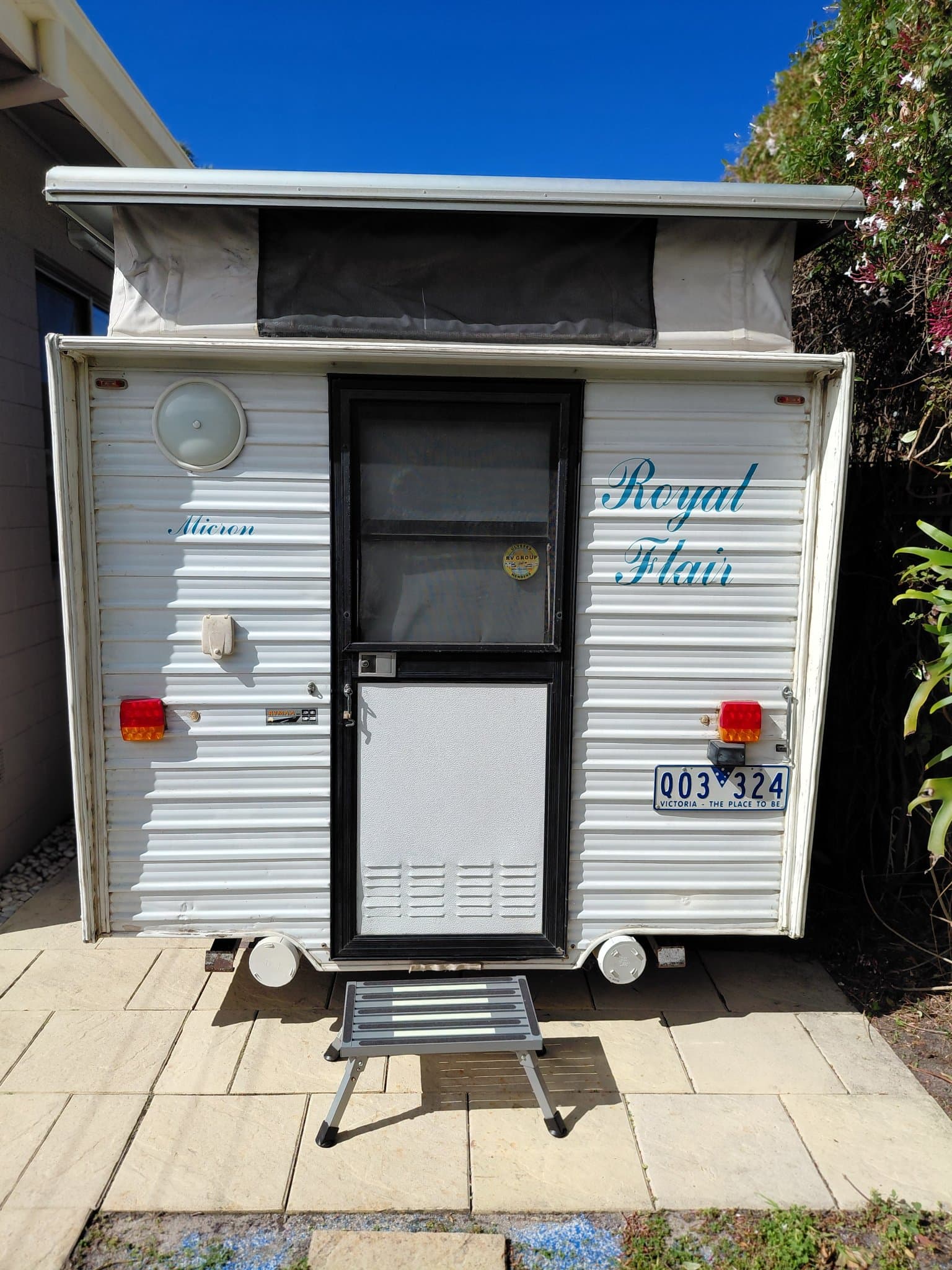 1993 Royal Flair Caravans Micron 16'6-1 — photo 2