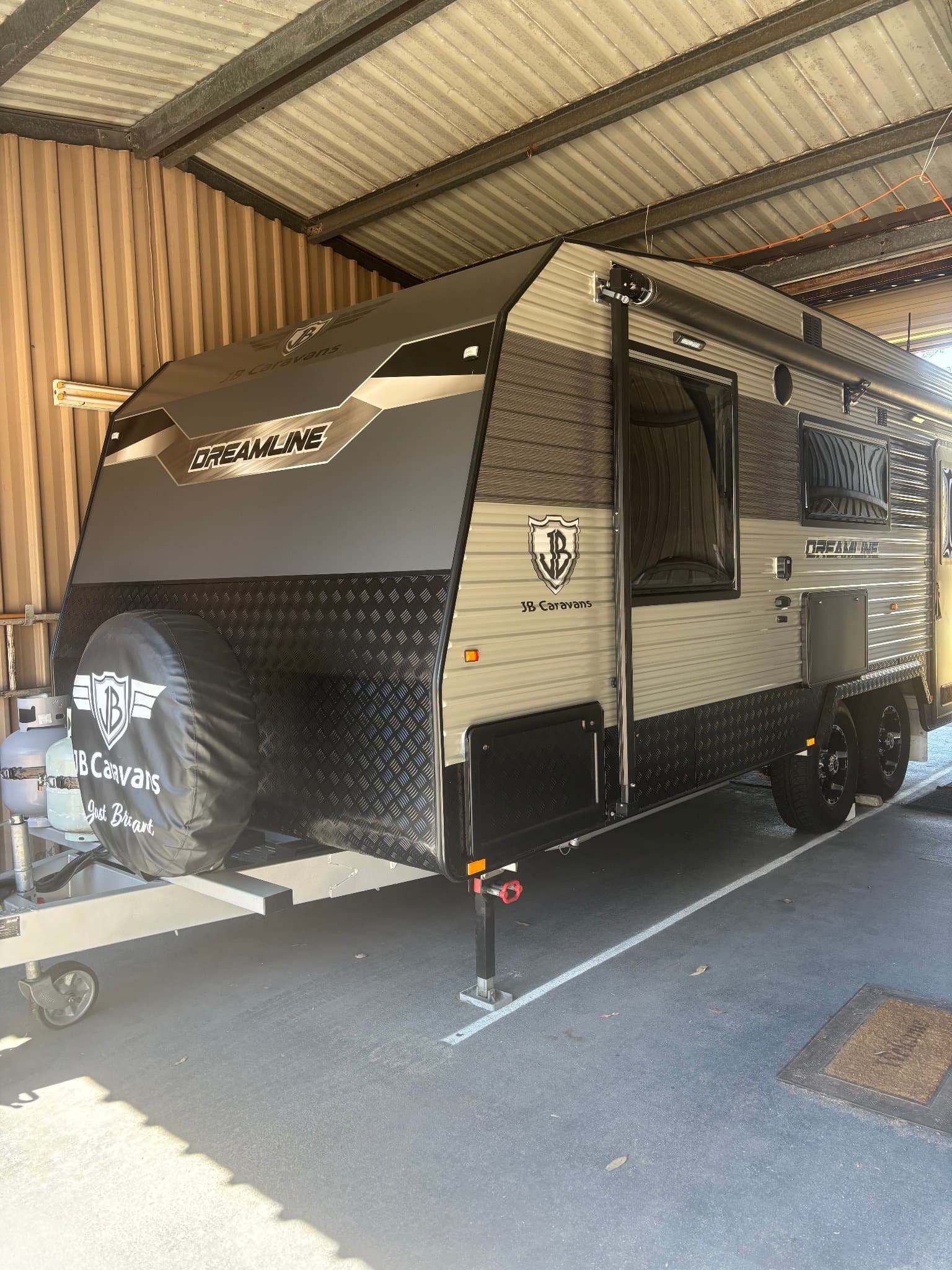 2022 JB Caravans Dreamline 20'6 Rear Door Cafe — photo 2