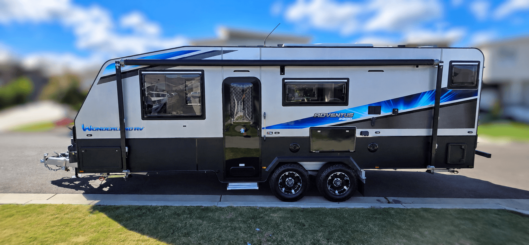 2017 Wonderland RV Adventus - AD2200 (Family)