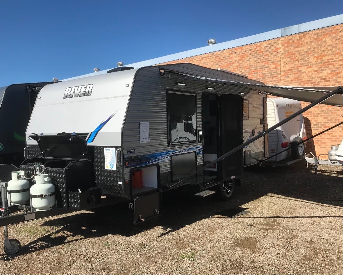 2021 River Caravans Diamantina 18'4