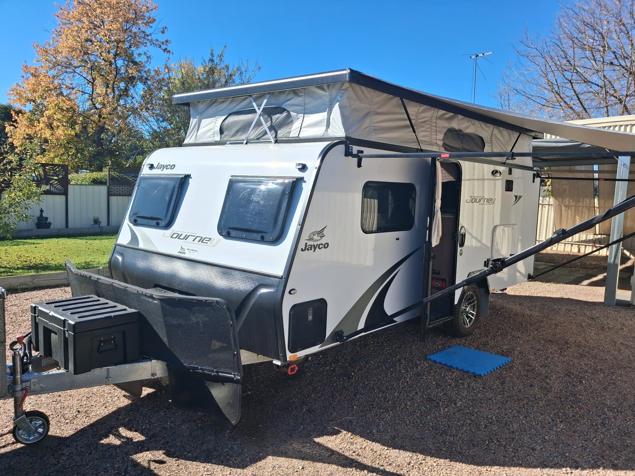 2023 Jayco Journey 16.67-4 — photo 2