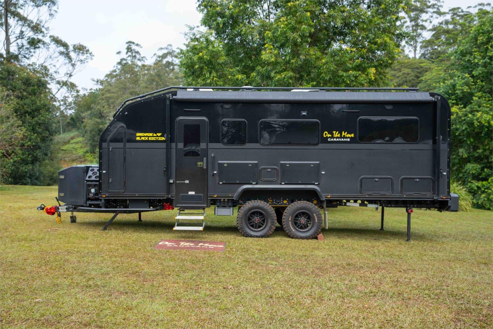2025 On the Move Caravans Grenade 6.9F Black Edition — photo 2