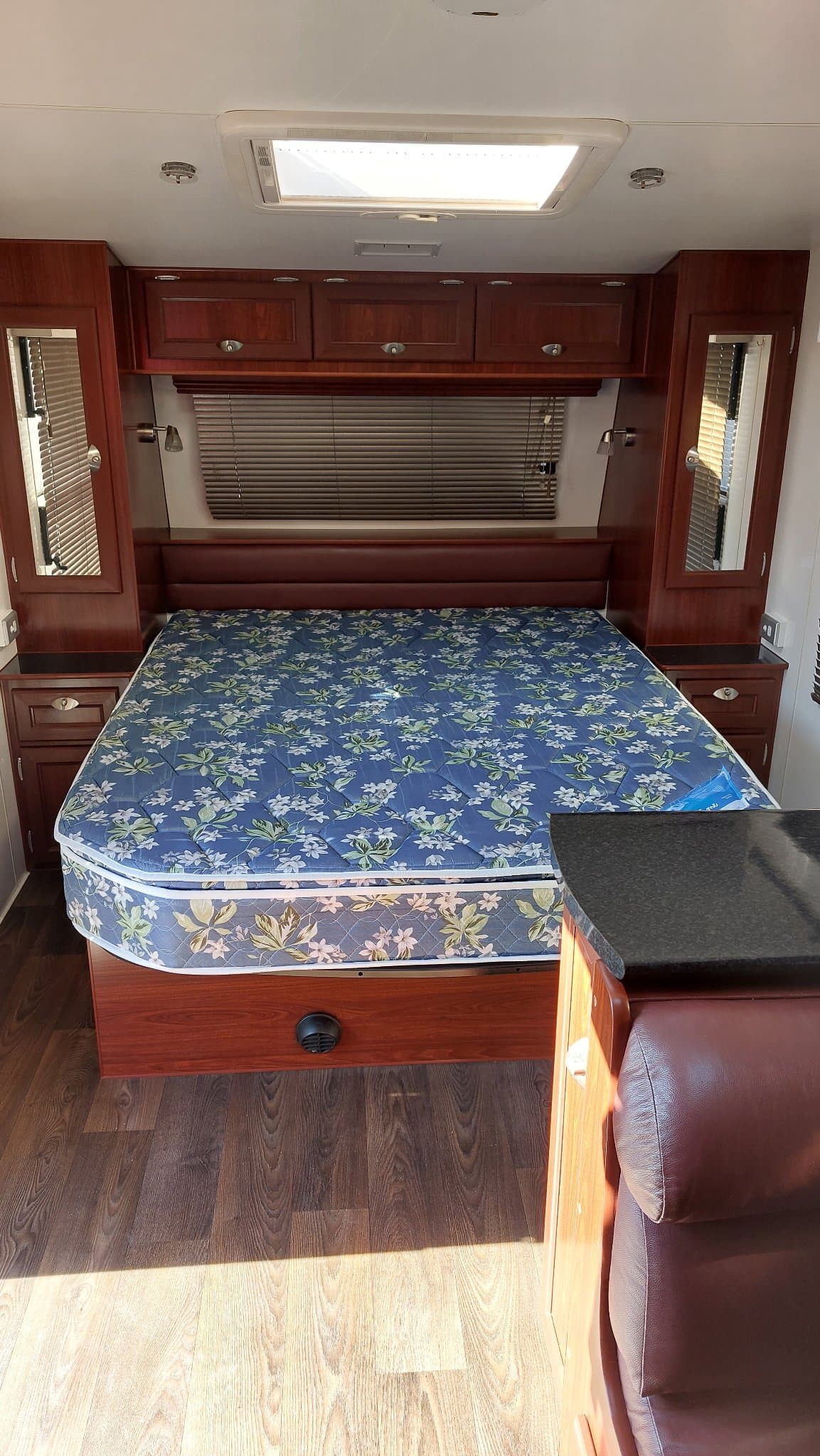2012 Olympic Caravans Seaview 690 SS — photo 2
