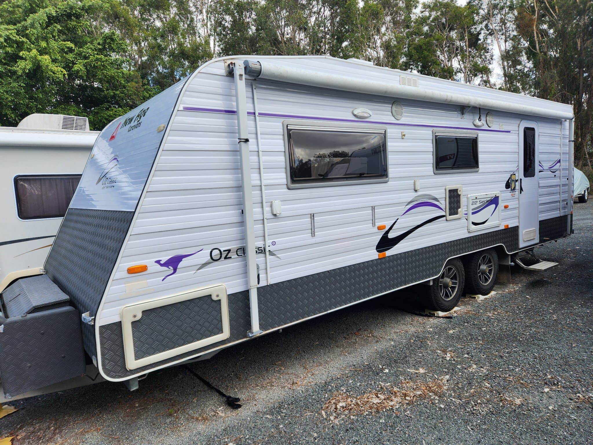 2013 New Age Caravans OZ Classic Series 22