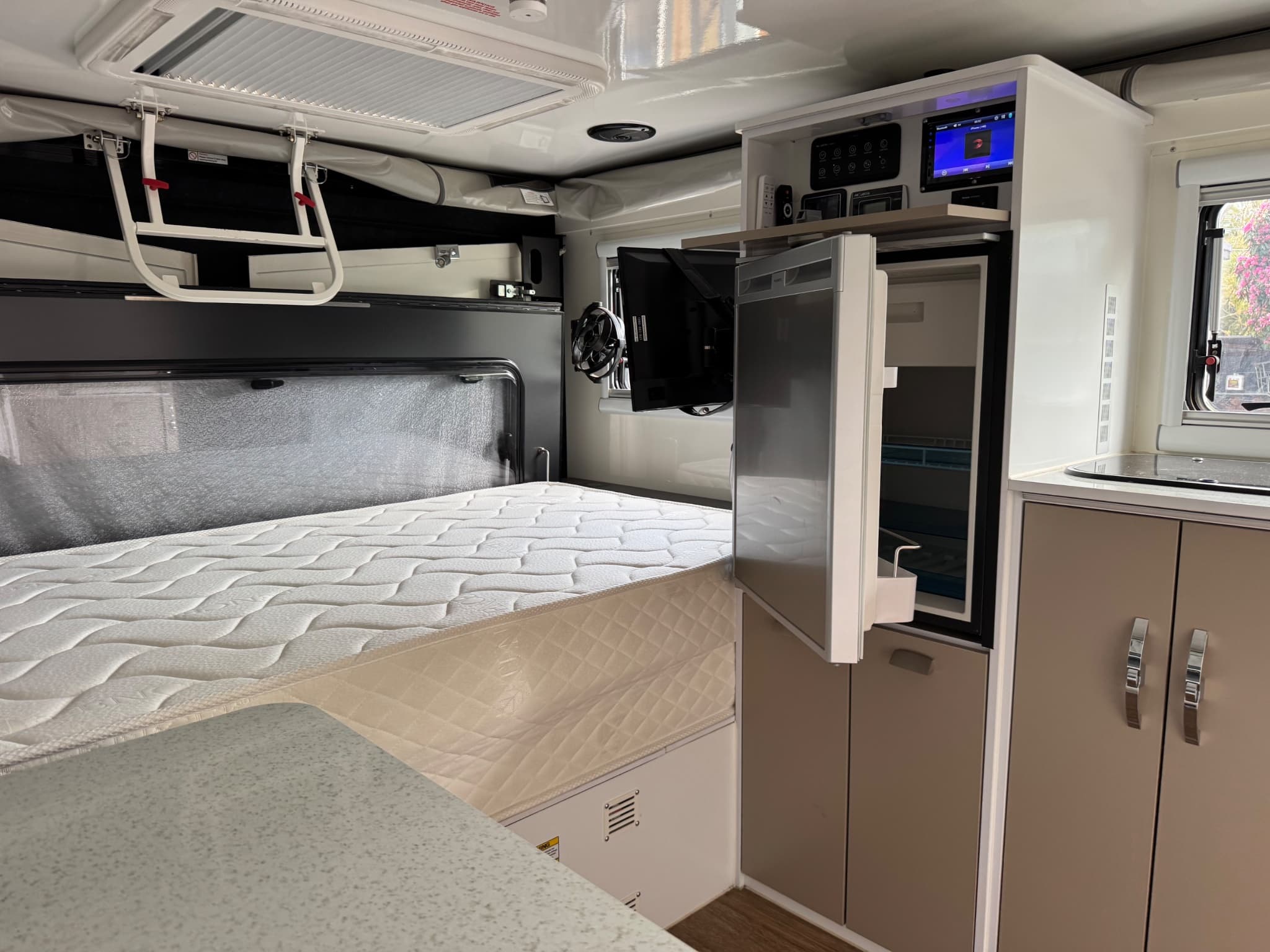 2023 EzyTrail Campers Parkes 15 MK3 Twin — photo 2