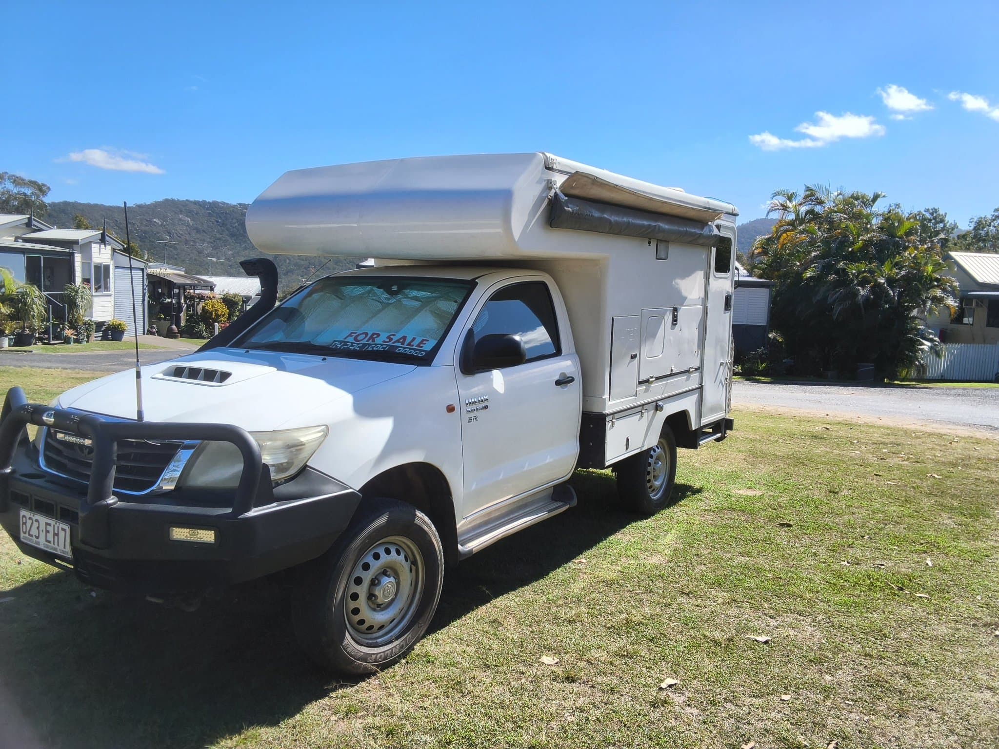 2013 Toyota Hilux 4x4 SR 3lt diesel — photo 2