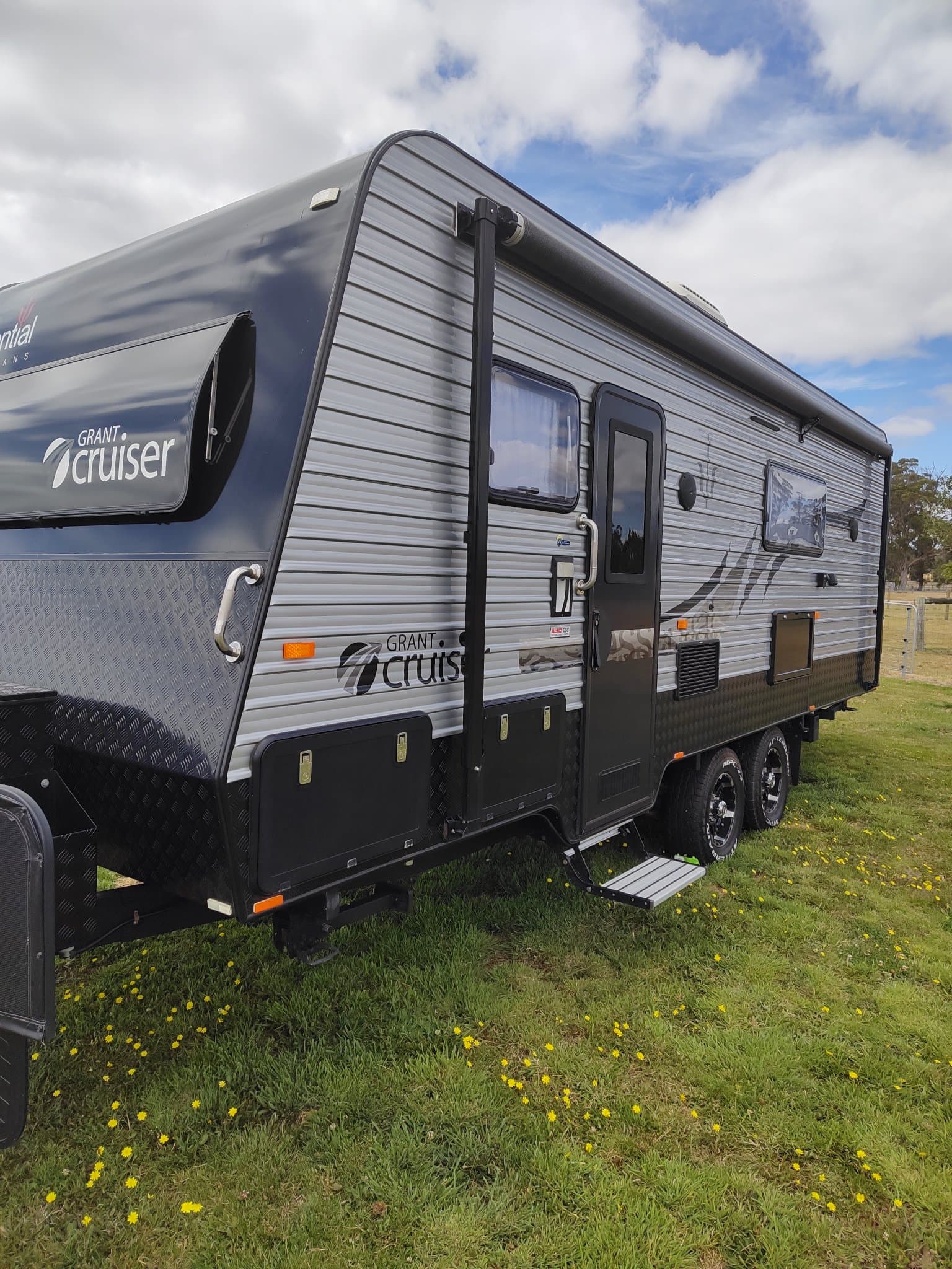 2019 Essential Caravans C-Class Touring V10 22'10"