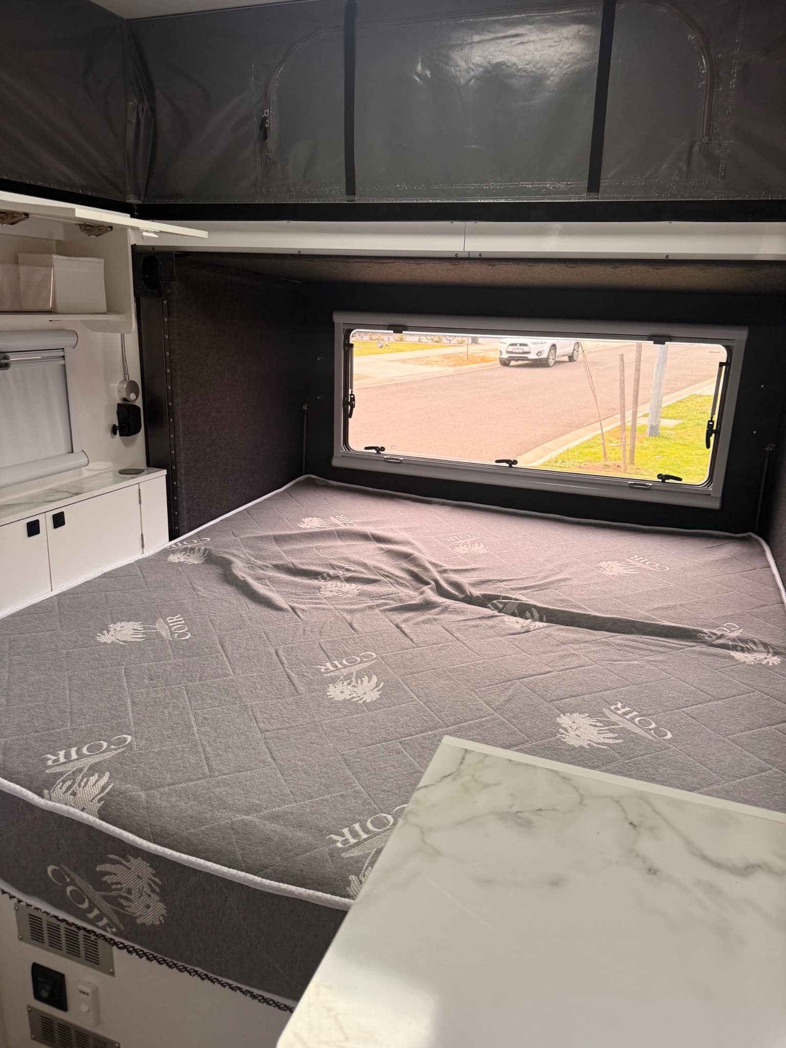2025 Arctic Campers Frost 15LK — photo 2