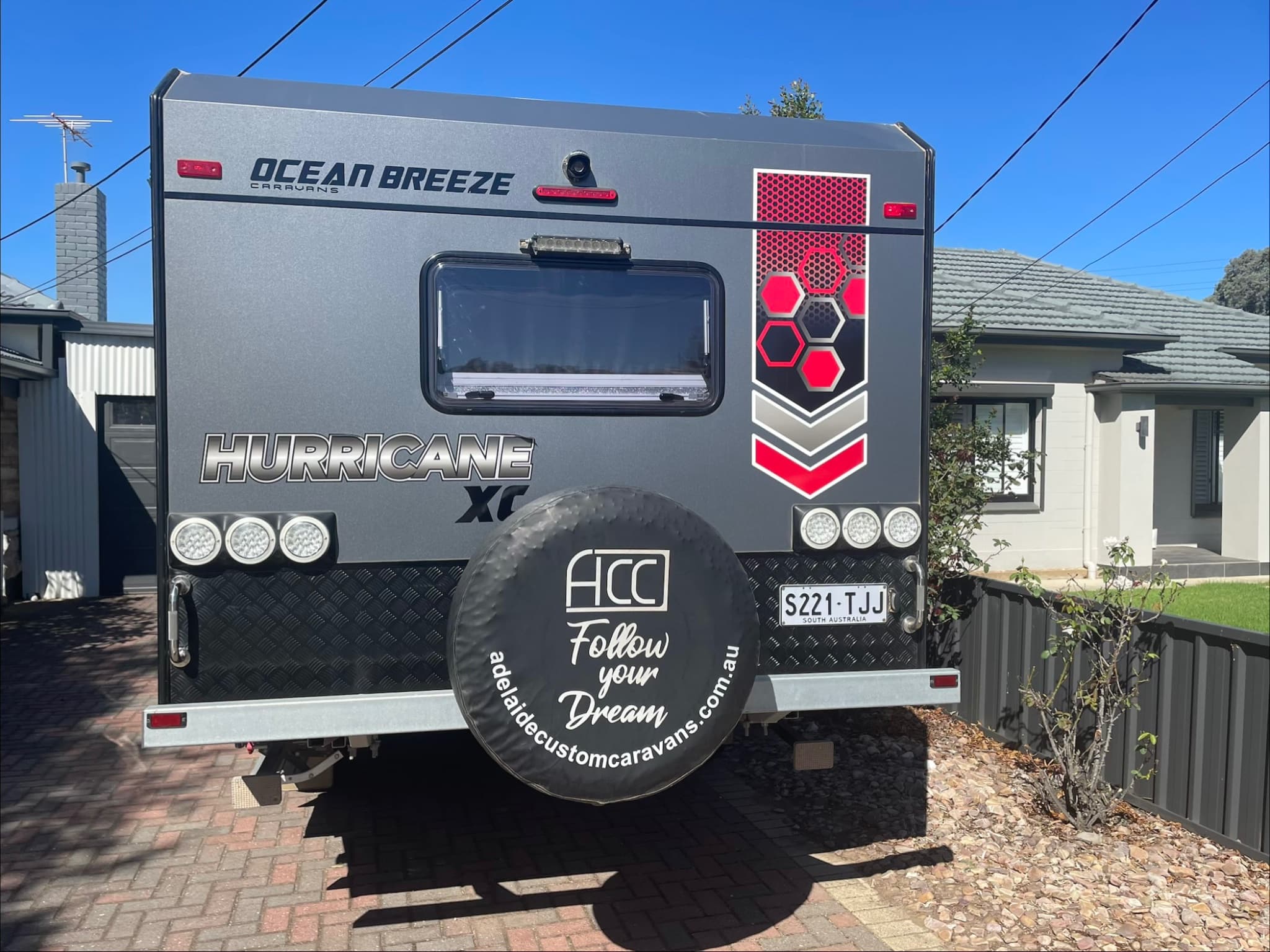 2021 Ocean Breeze Caravans Hurricane XC — photo 2