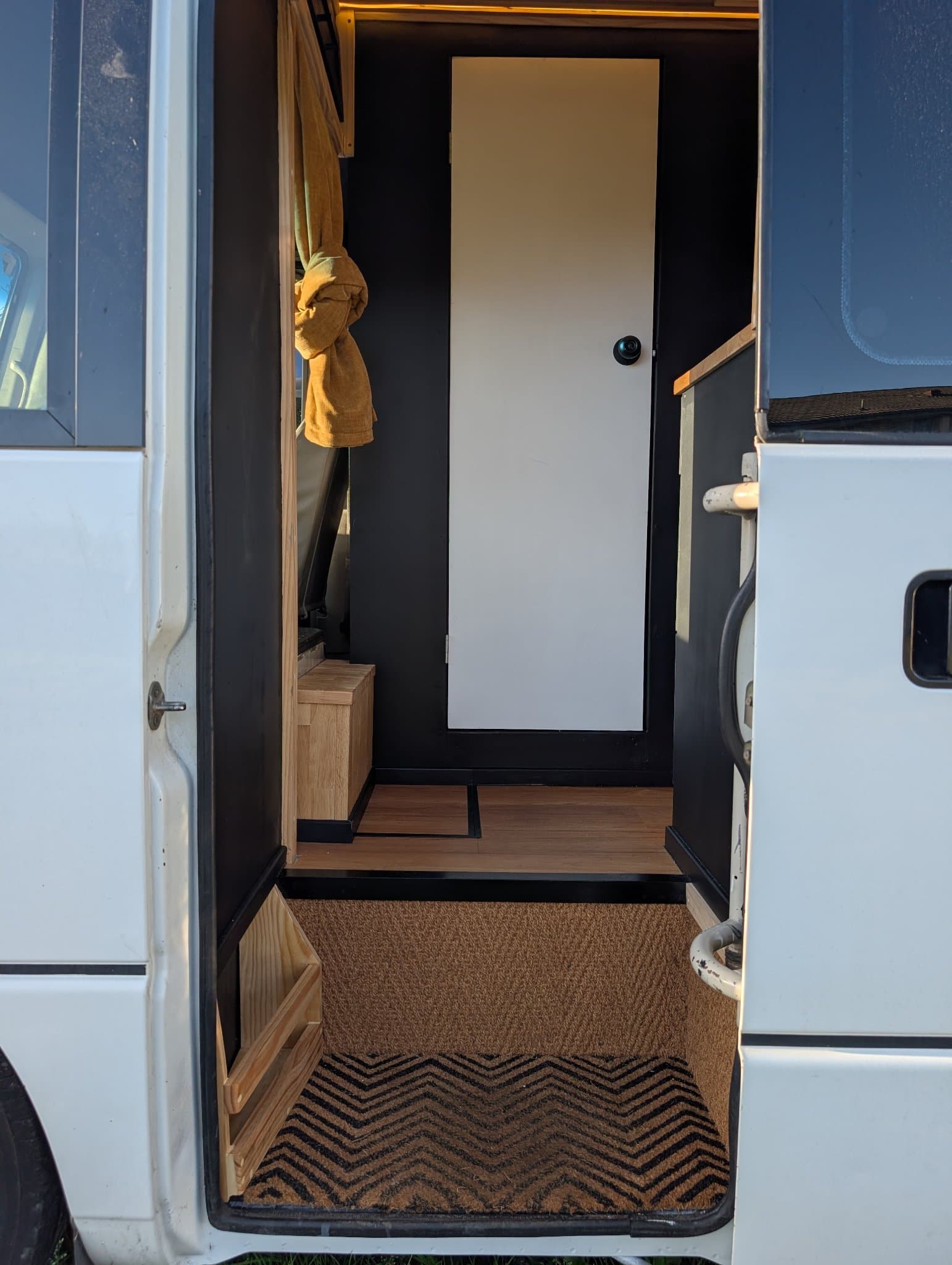 2006 Mitsubishi Rosa — photo 2