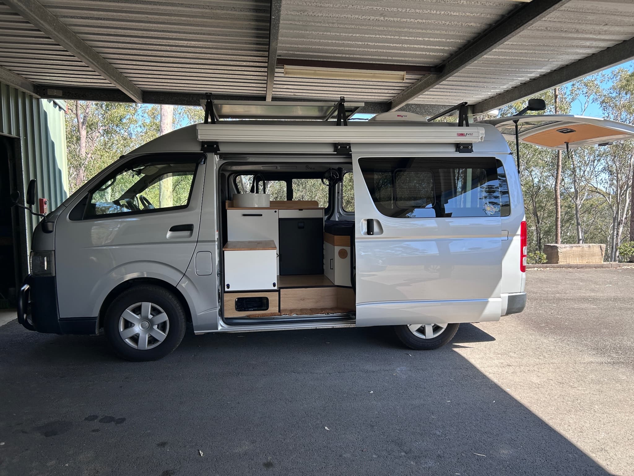 2016 Toyota HiAce