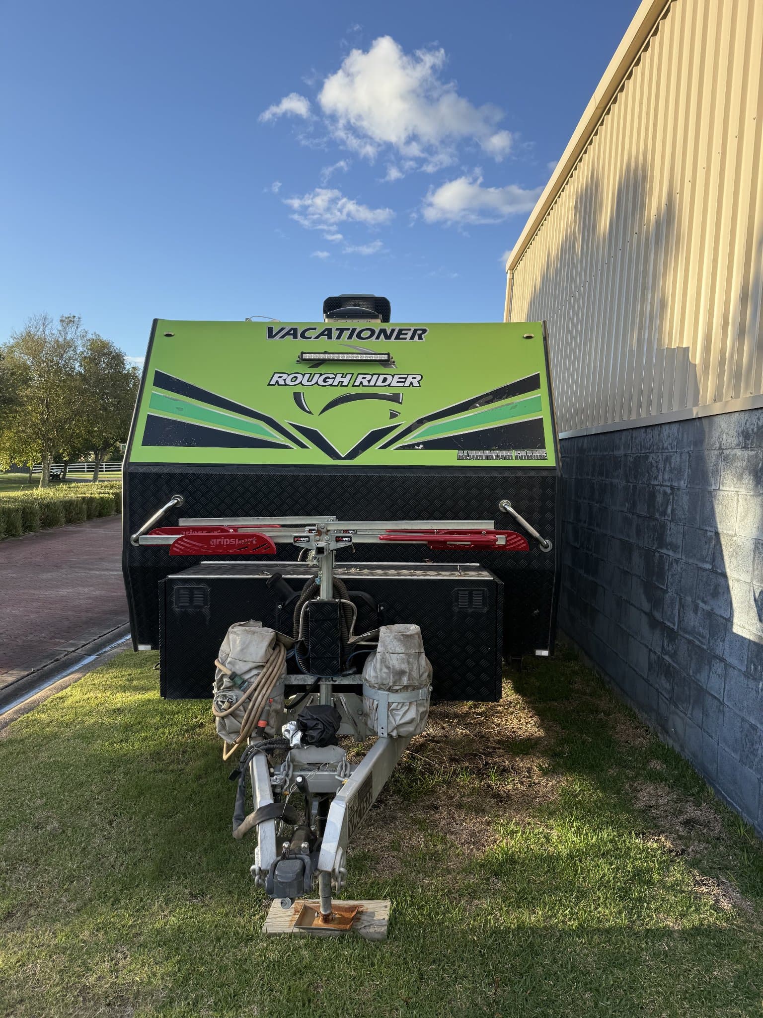 2021 Vacationer Caravans Rough Rider Family 216C