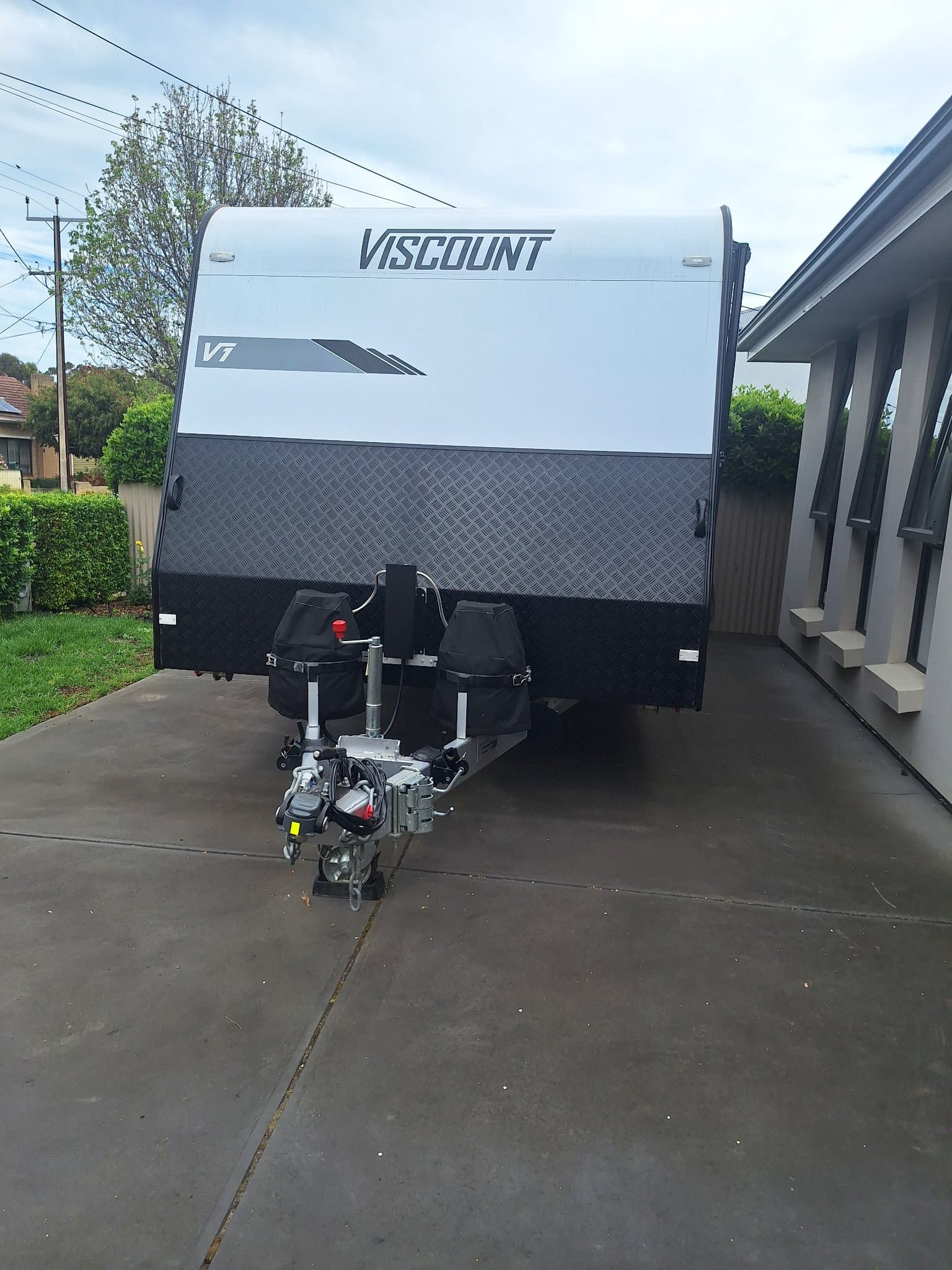 2025 Viscount Caravans V1 — photo 2