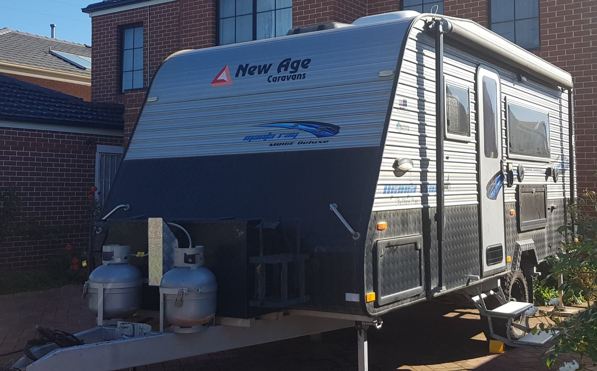 2017 New Age Caravans MANTA RAY 16ft