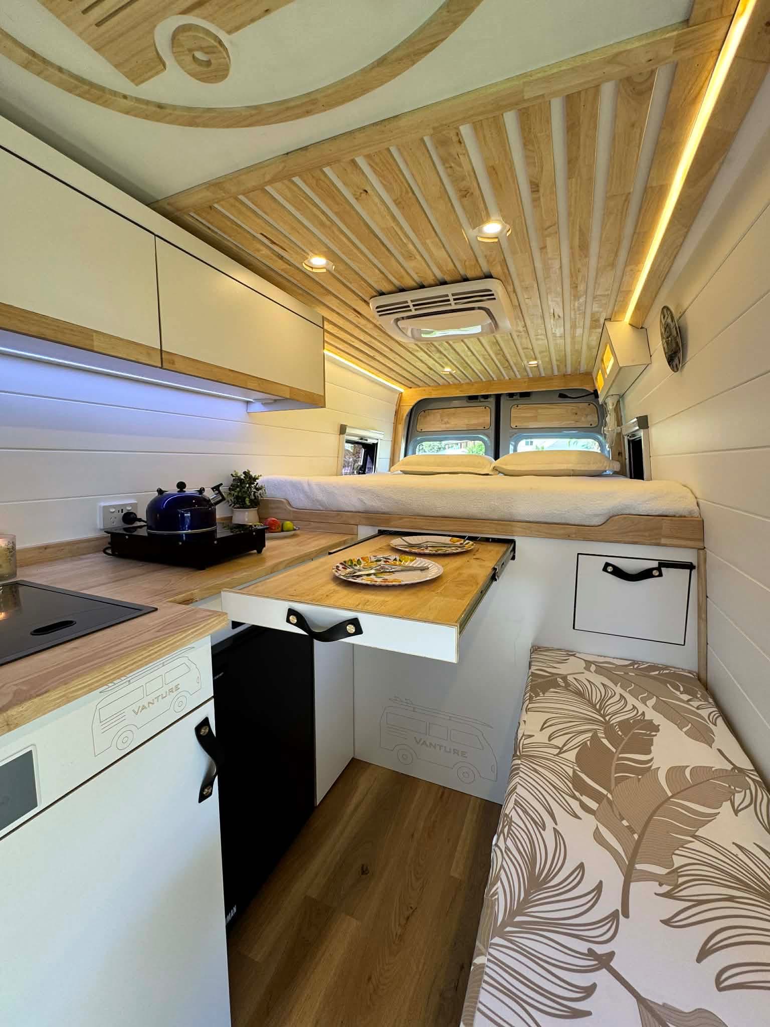 2025 Volkswagen Crafter Kampervan 4Motion — photo 2