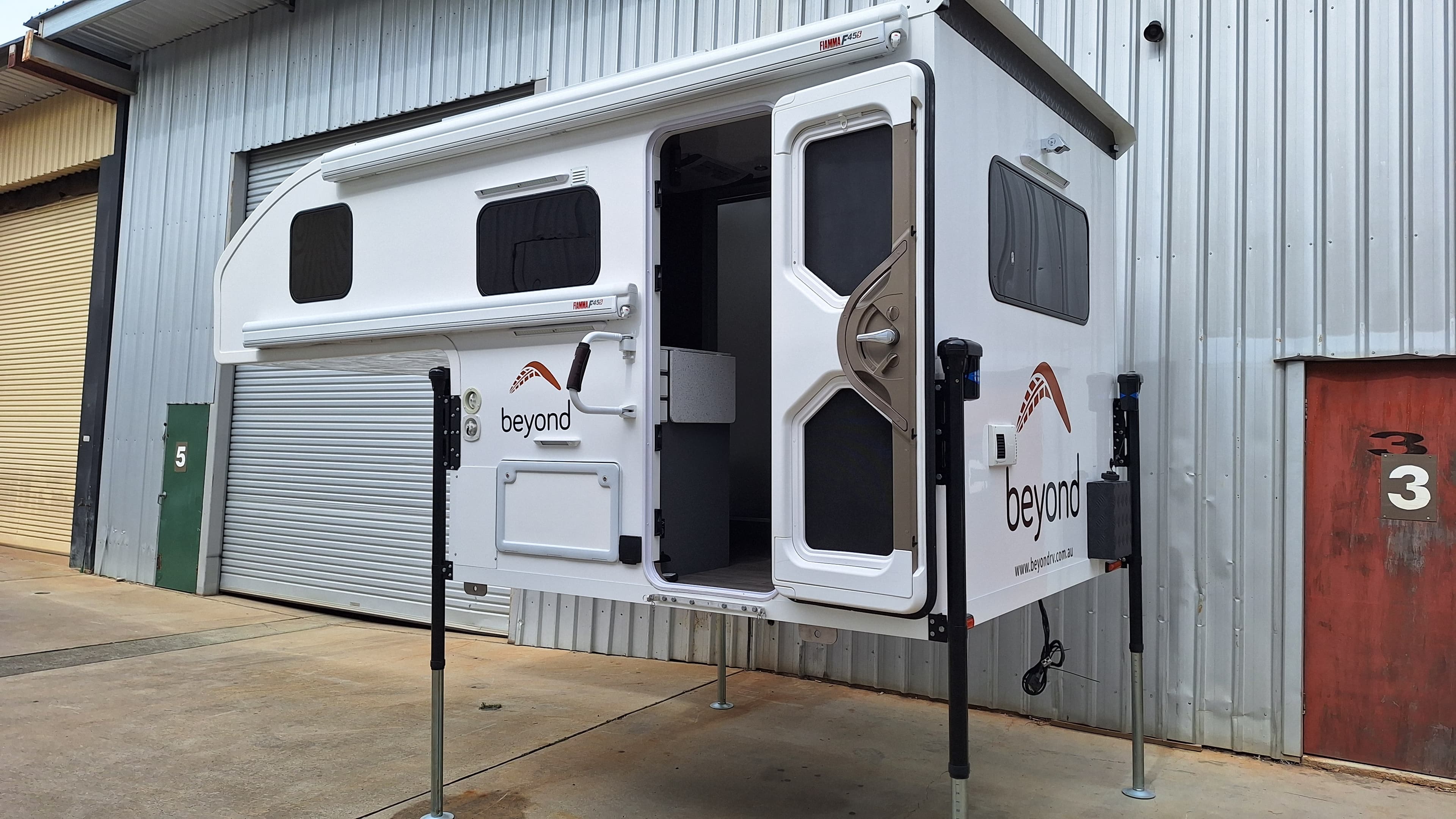 BeyondRV 8FT Hardtop Ute Slide-on Camper