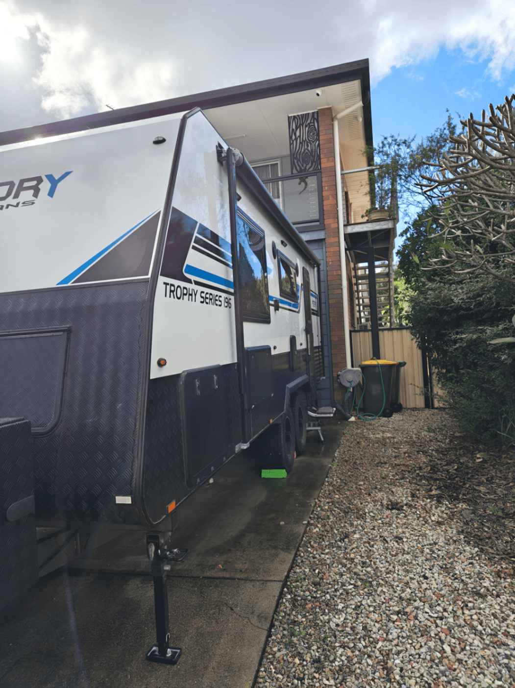 2022 Victory Caravans 19'6FT Rear Door Pantry — photo 2