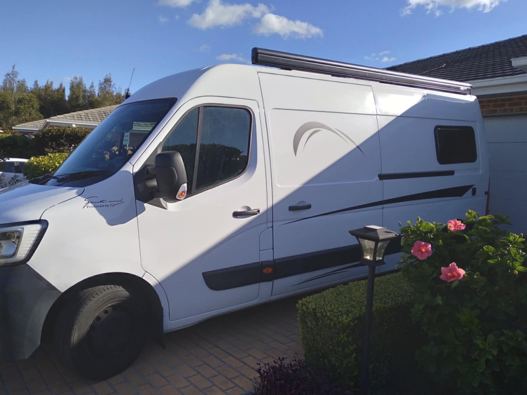 2021 Renault Renault Master LWB — photo 2