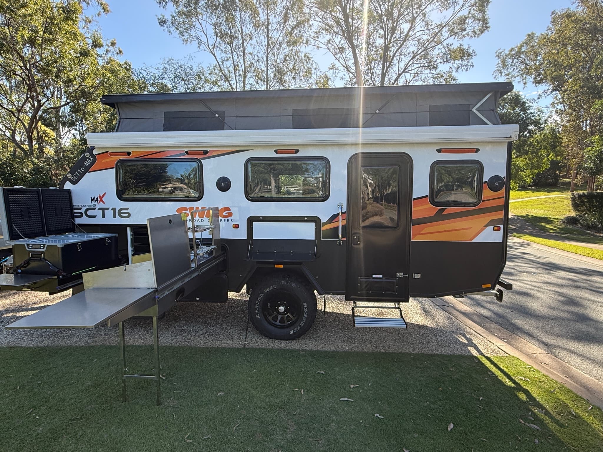 2022 Swag Camper Trailers SCT16 Off-Road Hybrid Pop-Top Couples