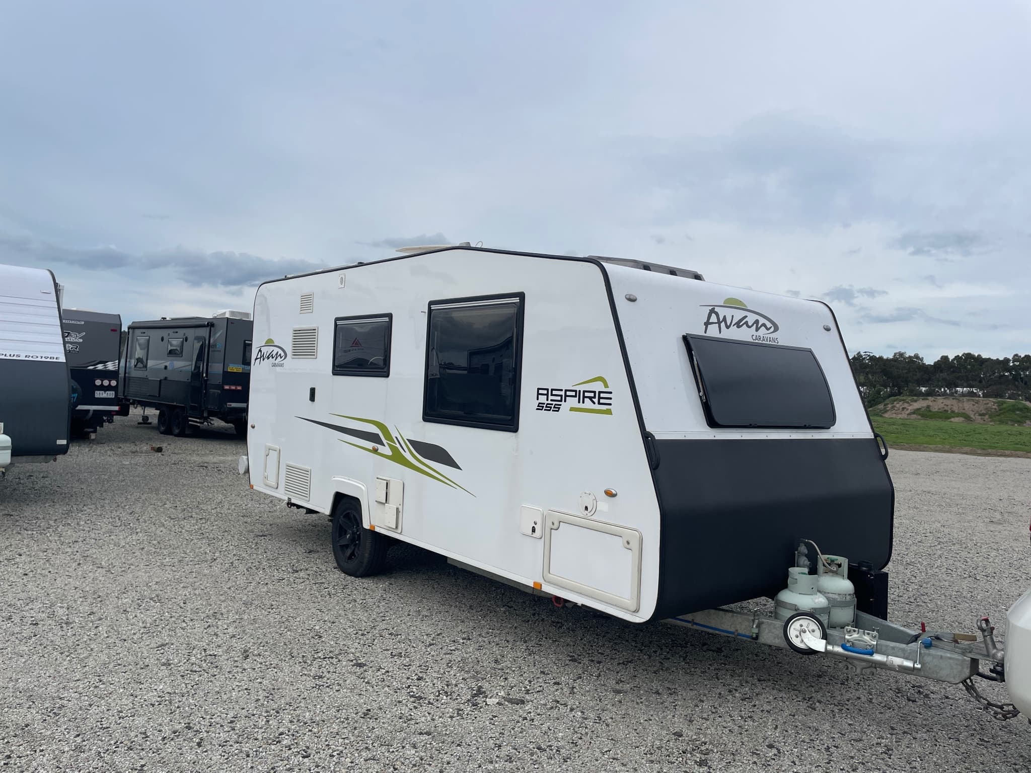 2019 Avan Aspire 555-1