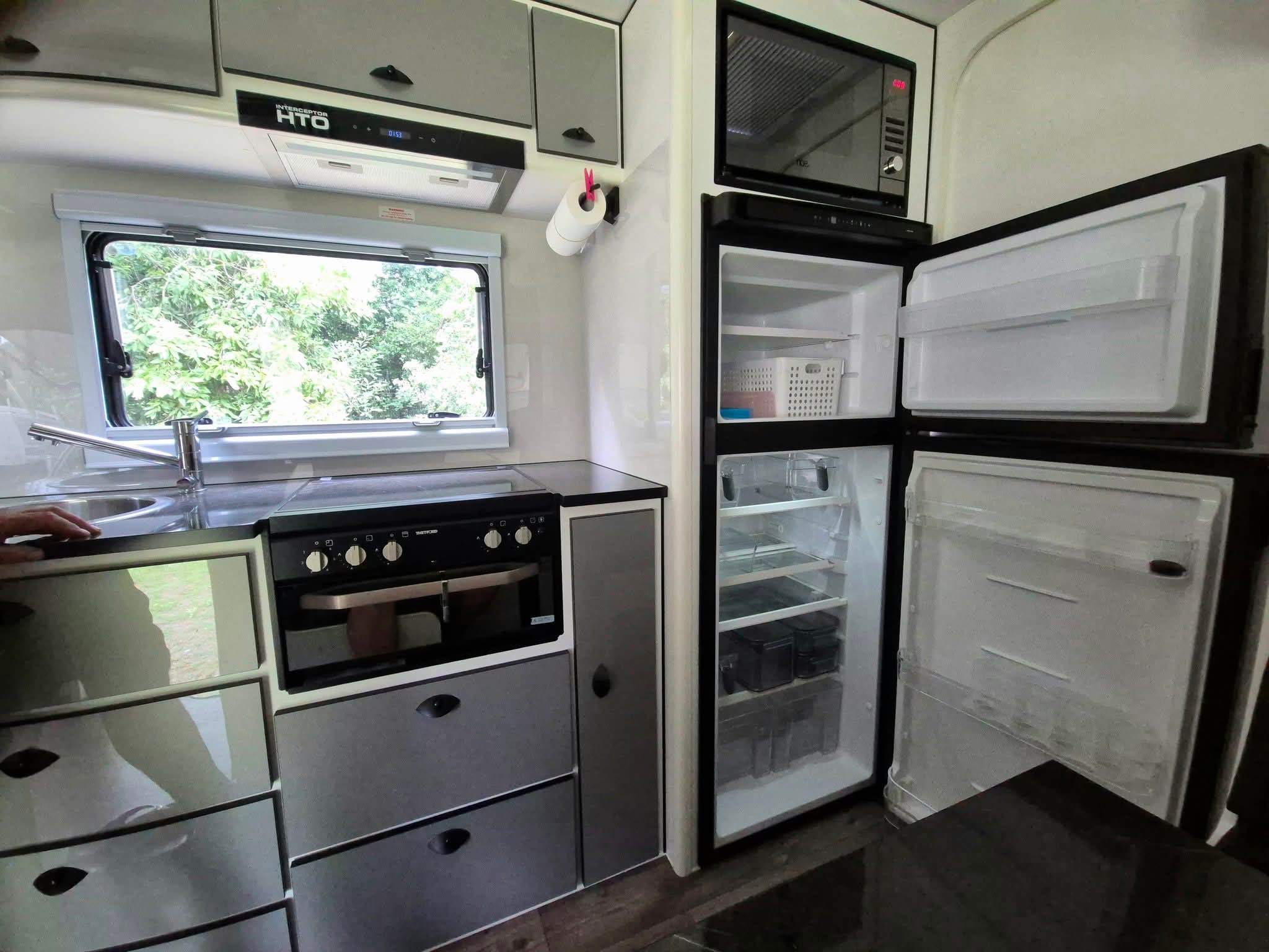 2022 VanCruiser Caravans Interceptor HTO 17'10