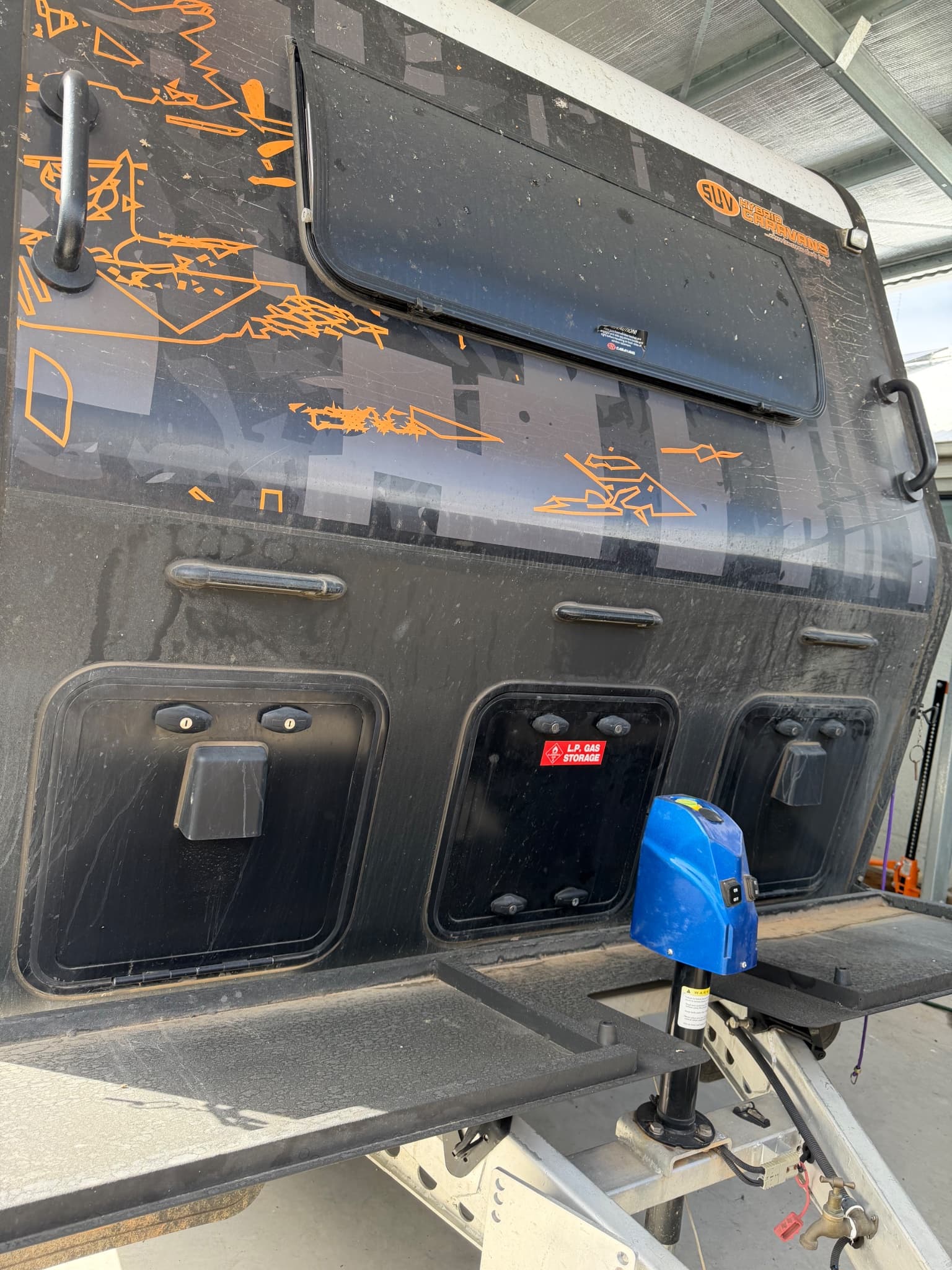 2024 Sahara Trailers SUV Island 16 — photo 2