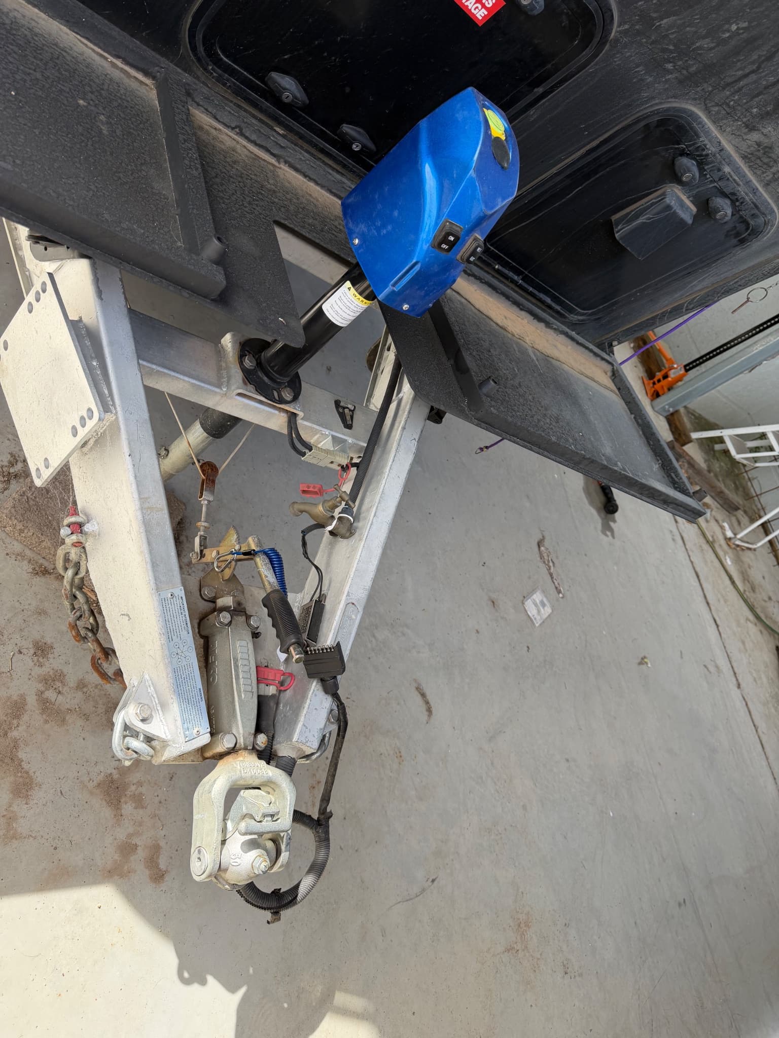 2024 Sahara Trailers SUV Island 16 — photo 3