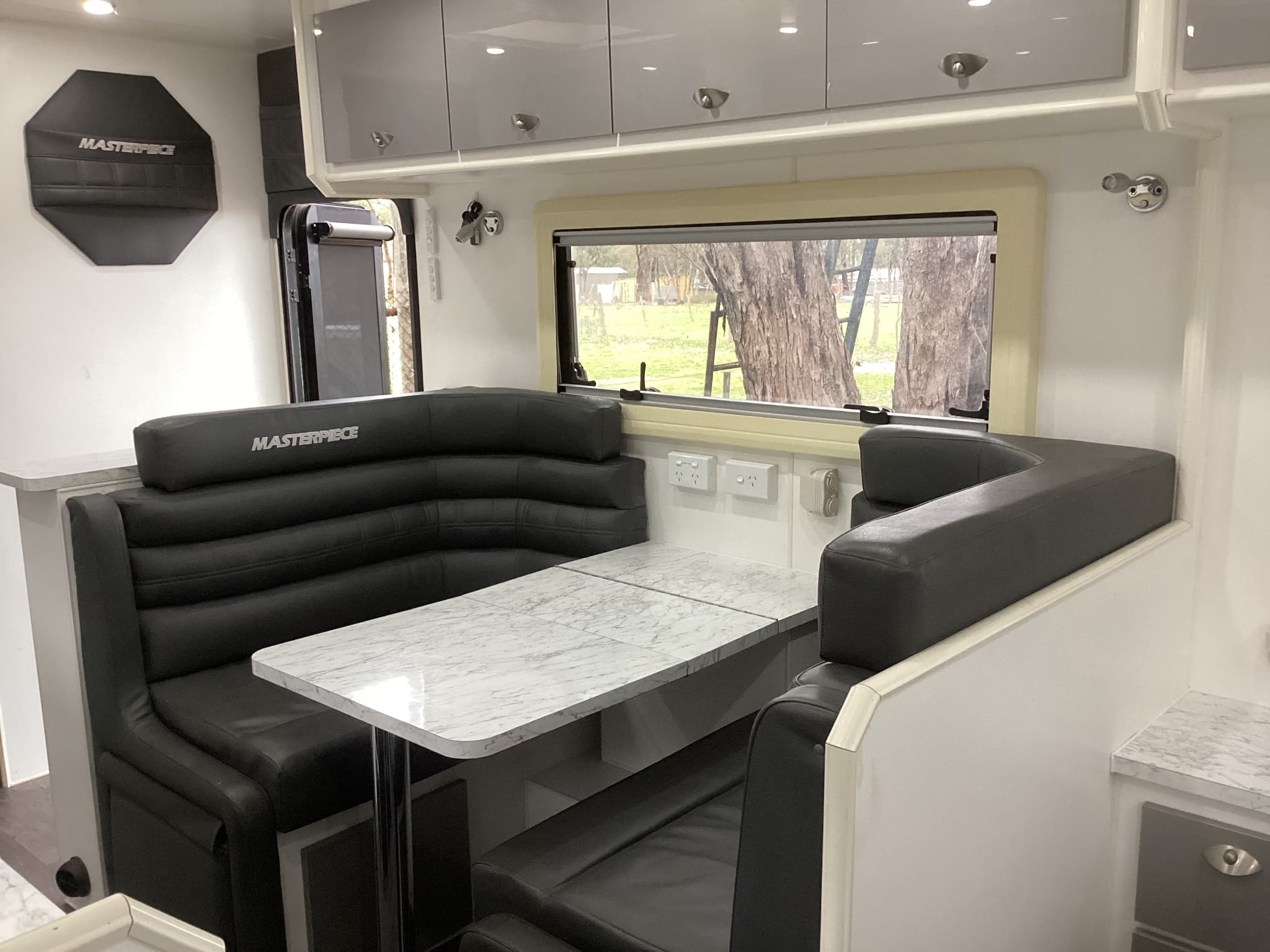 2018 Masterpiece Caravans Performance Full Off Road — photo 2