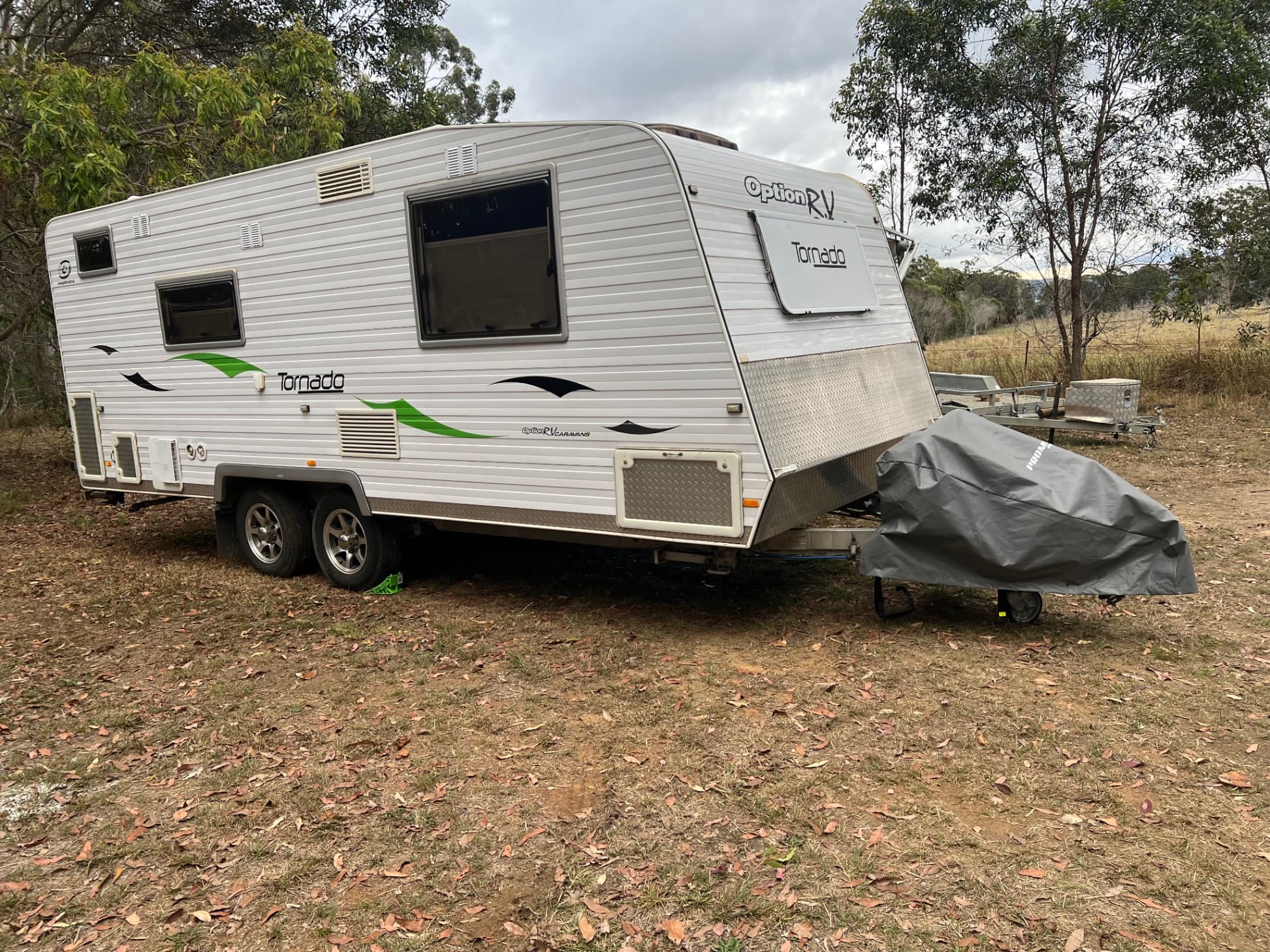 2010 Option RV Tornado 20'6 — photo 2