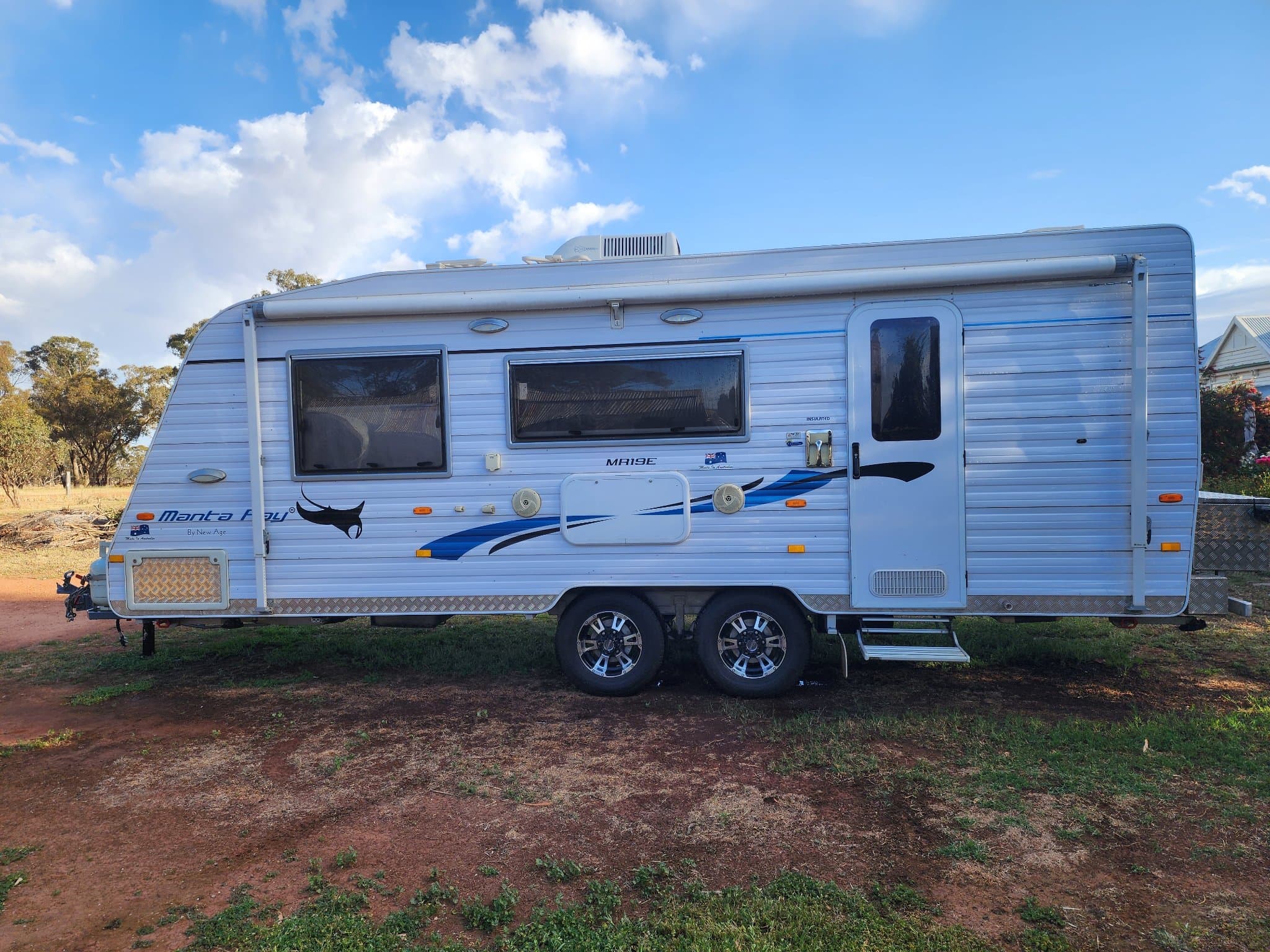 2015 New Age Caravans Manta Ray 19ER Adventurer