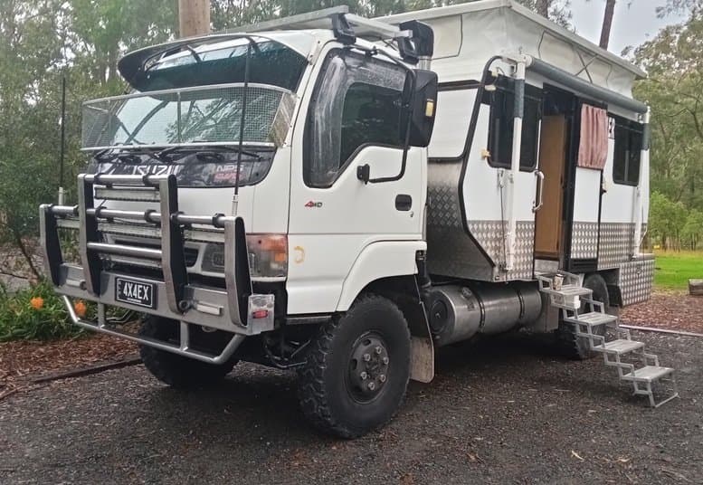1999 Isuzu NPS 4X4 - Custom