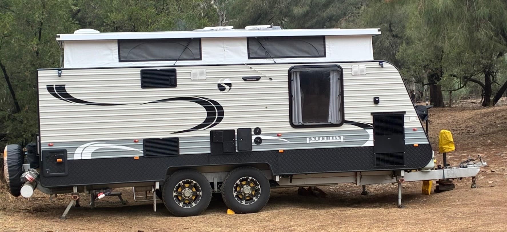 2014 Supreme Caravans Executive 1860