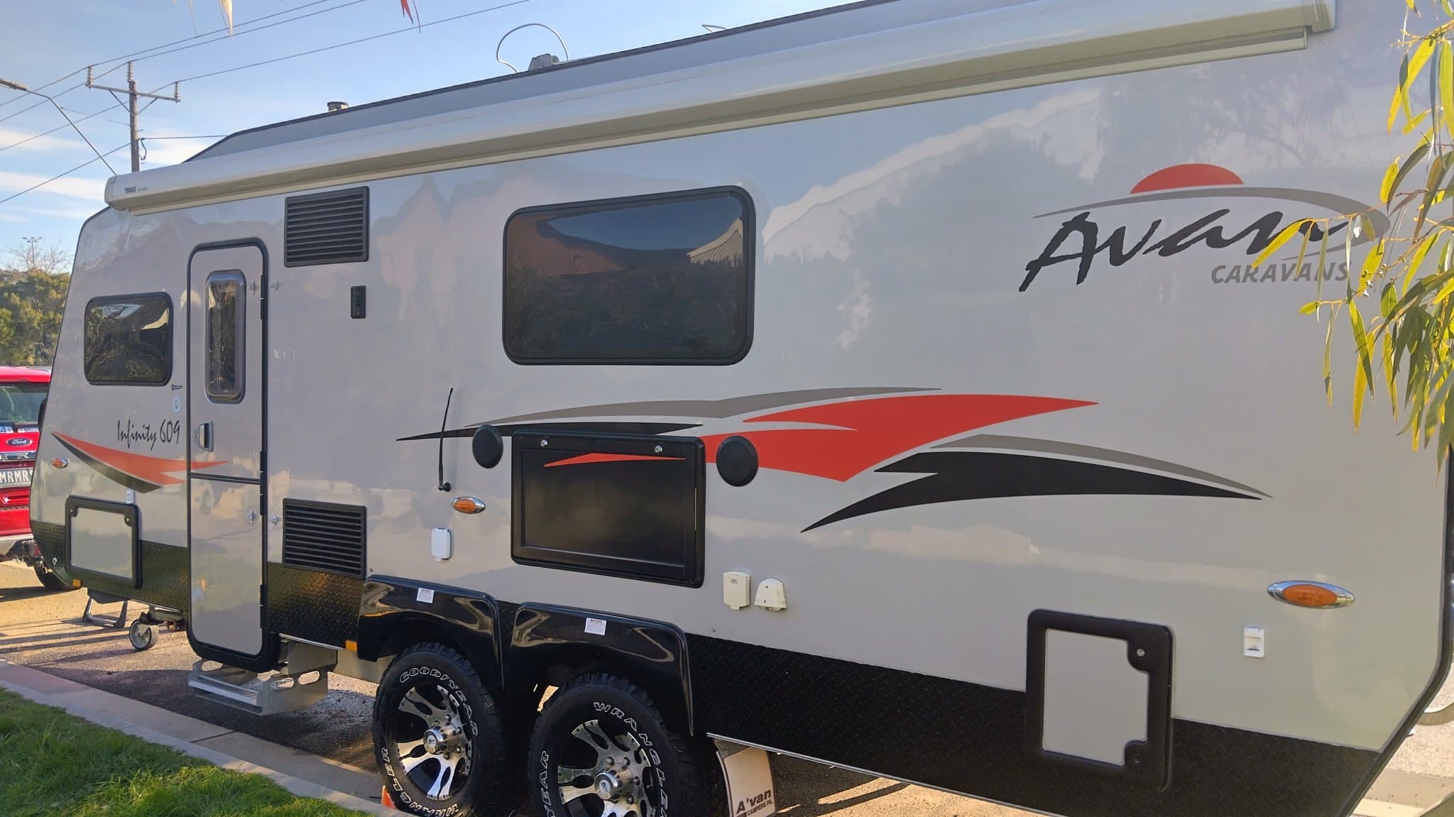 2015 Avan Infinity 609 Slide out