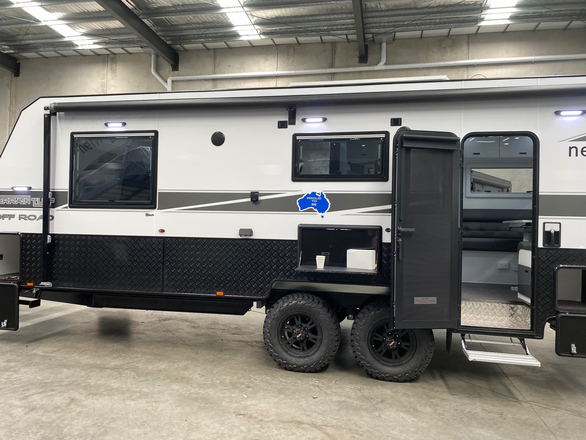 2022 Network RV Caravans Couple 23FT Rear Club — photo 2