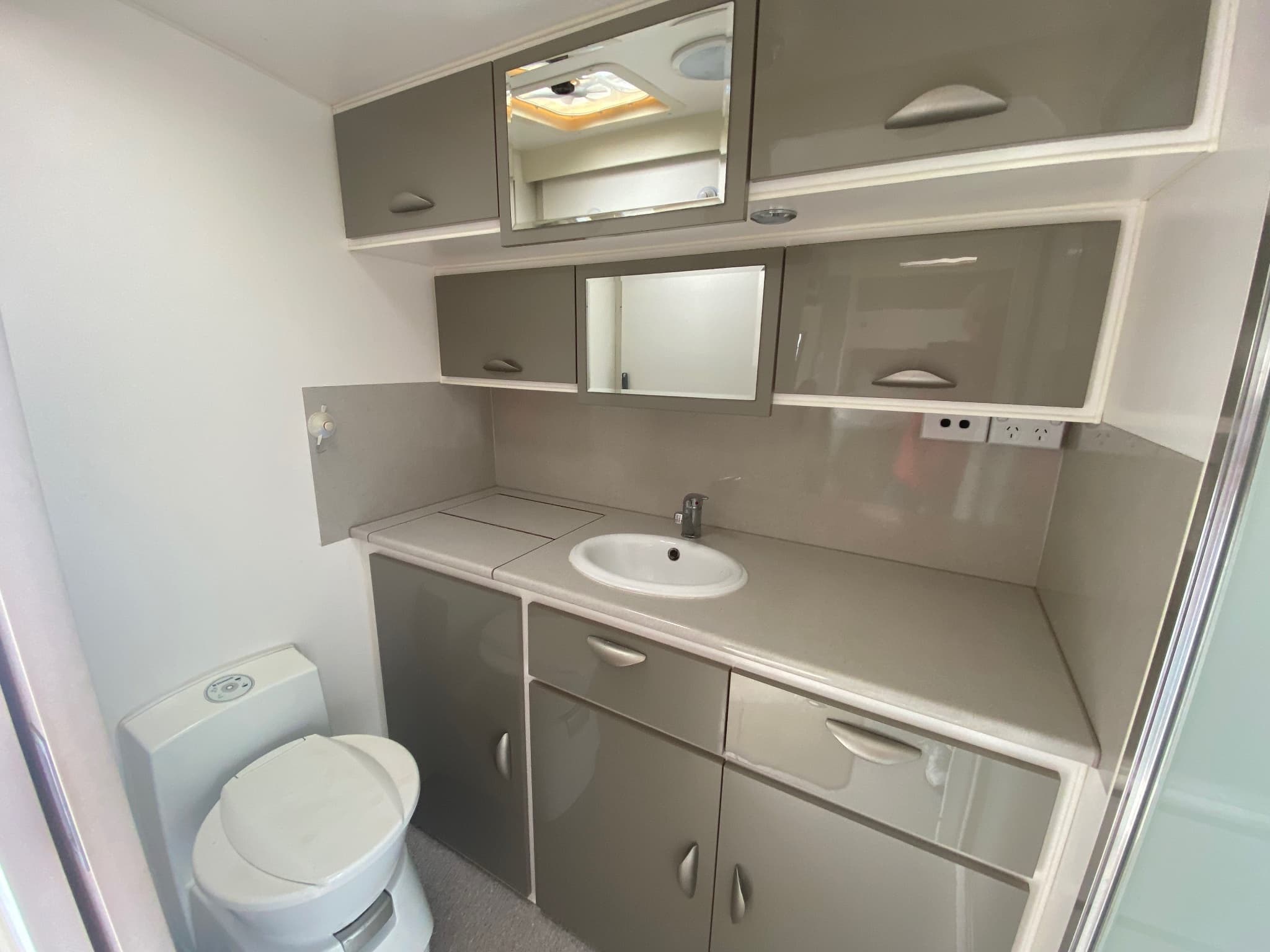 2015 Crusader Caravans Musketeer — photo 2