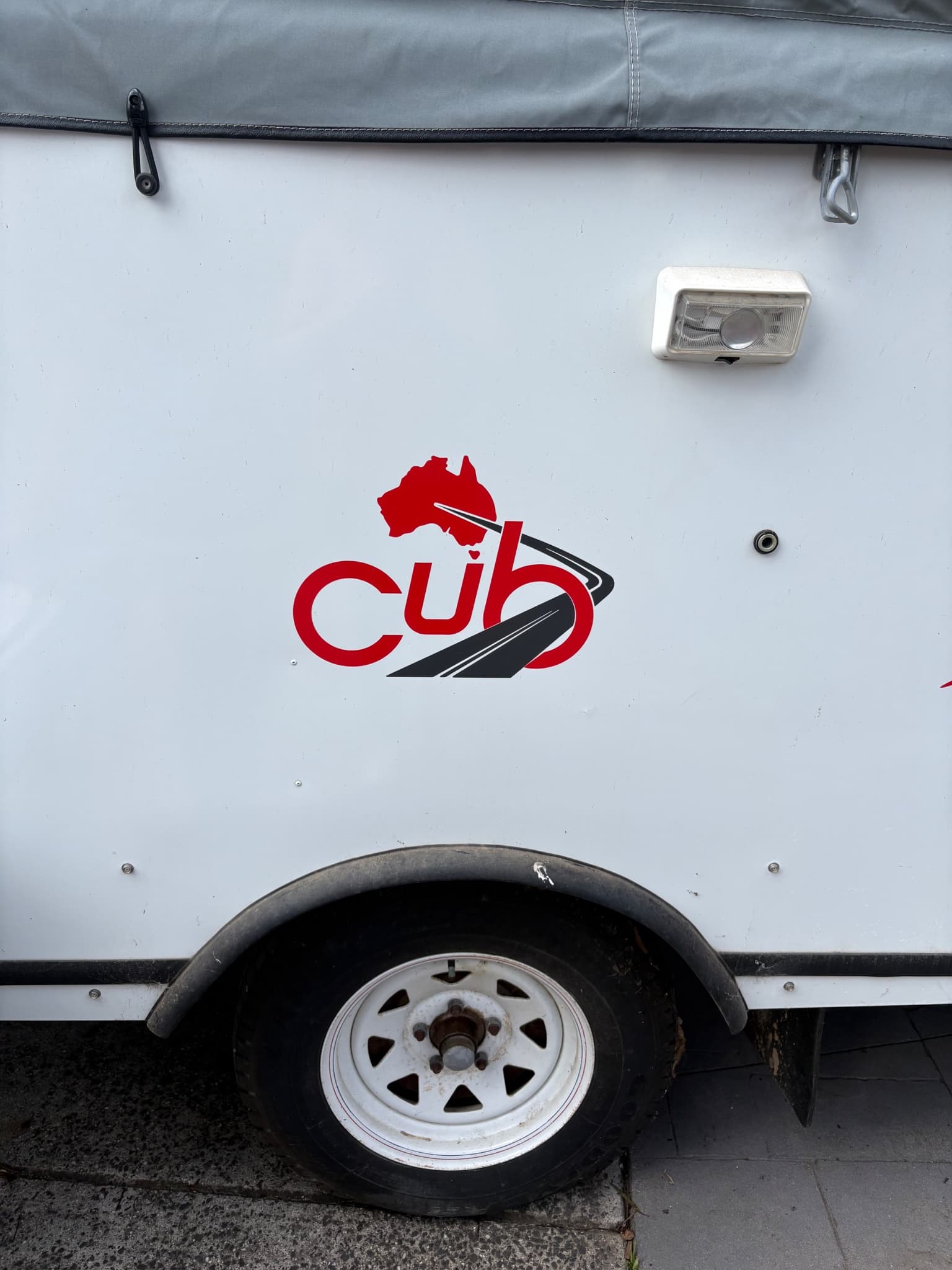 2014 Cub Campers Space Camper / Spacematic