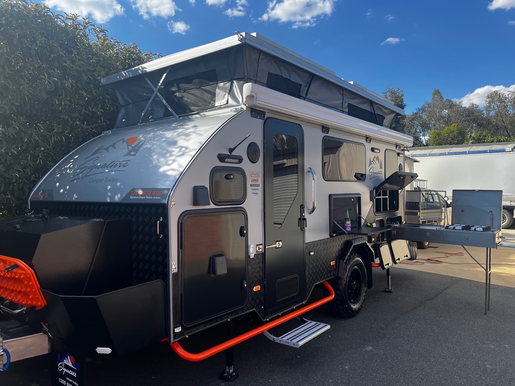 2024 Signature Camper Trailers Iridium 15s