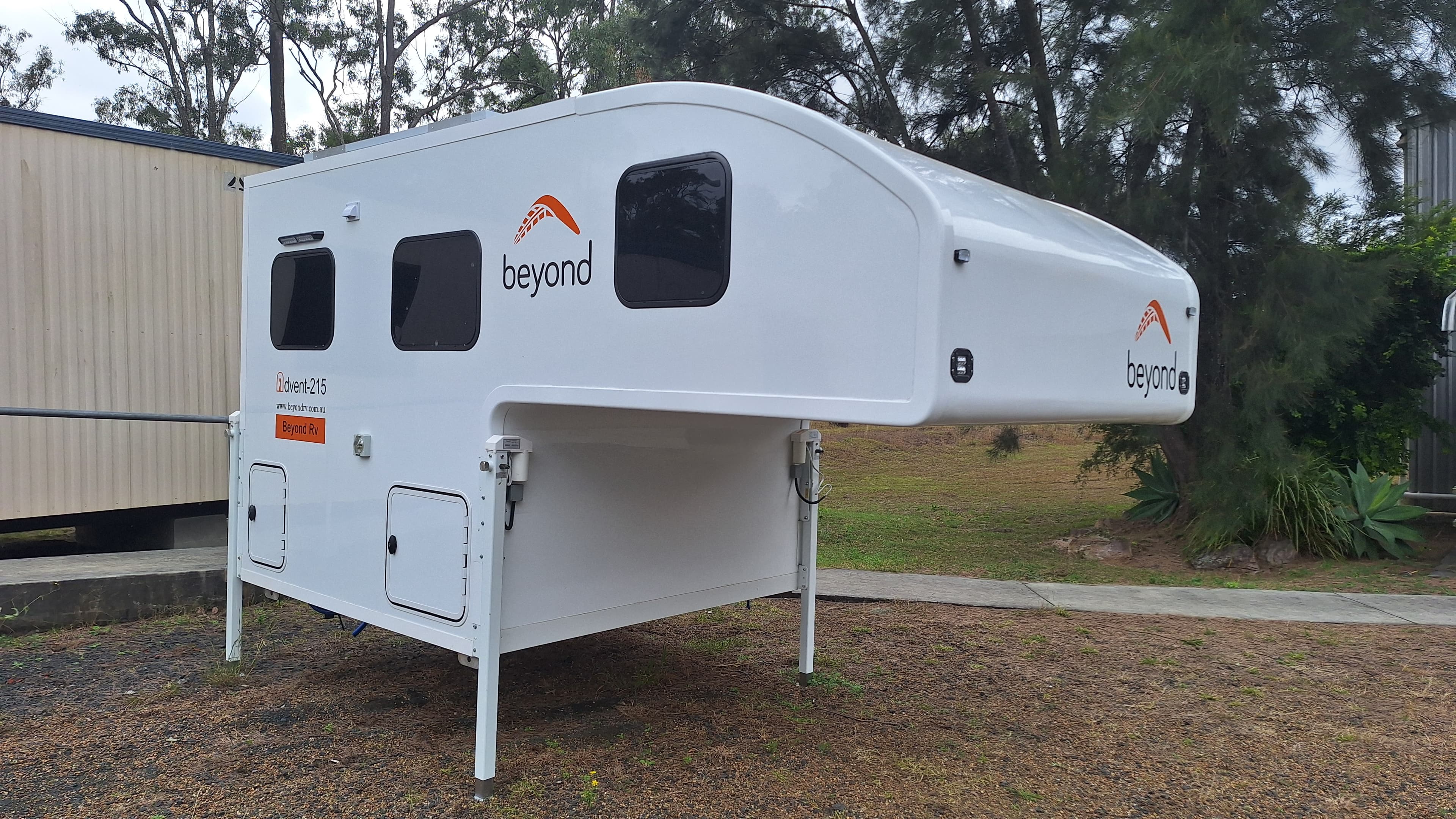 2025 Beyond RV Advent 2150 — photo 2