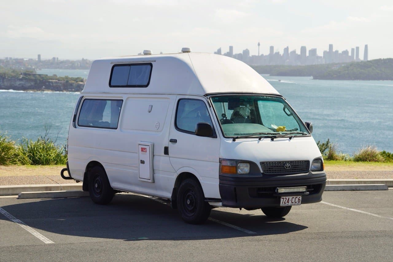 2003 Toyota HiAce
