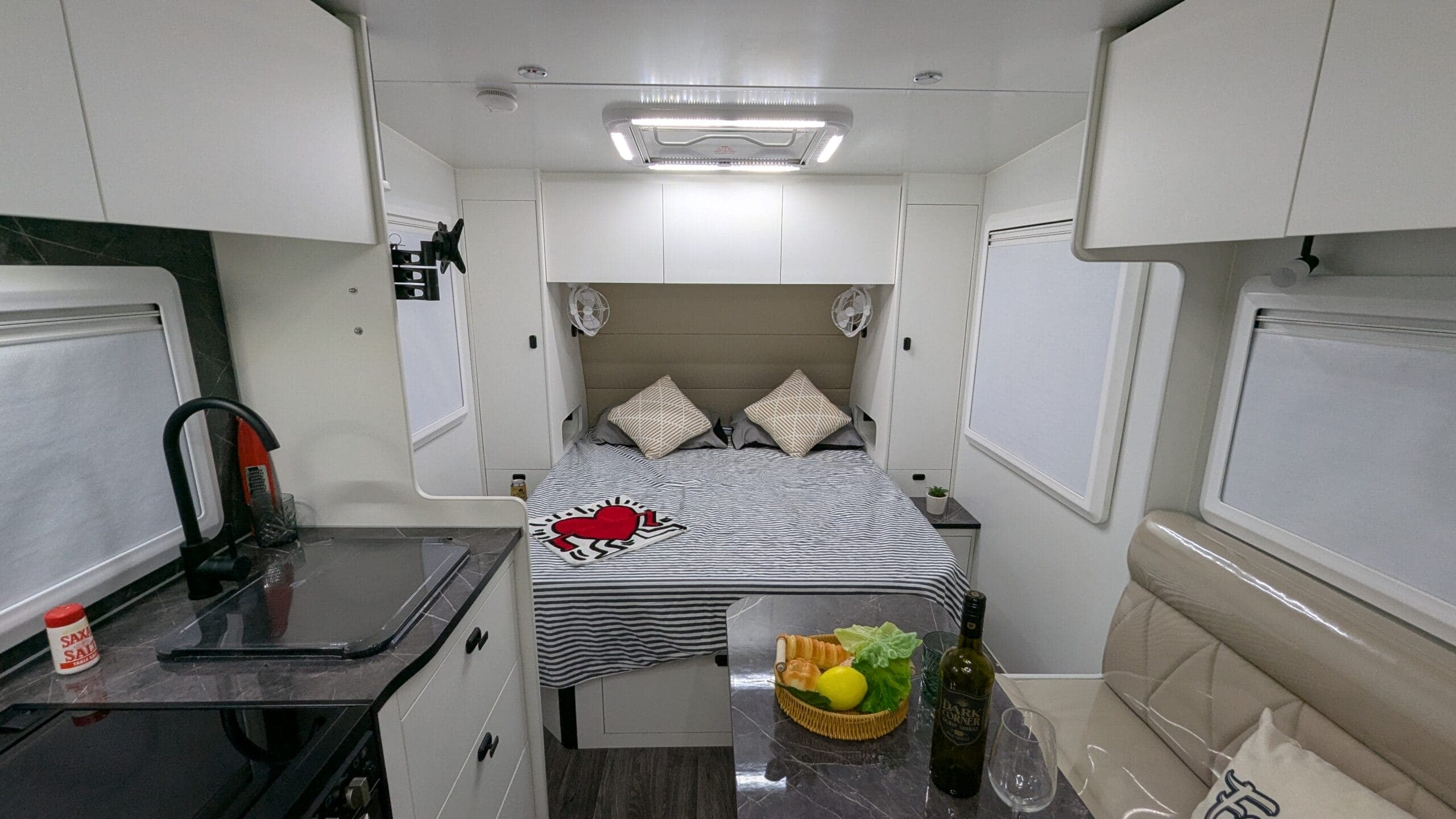 2025 Fantasy Caravan Skyline 16F — photo 2
