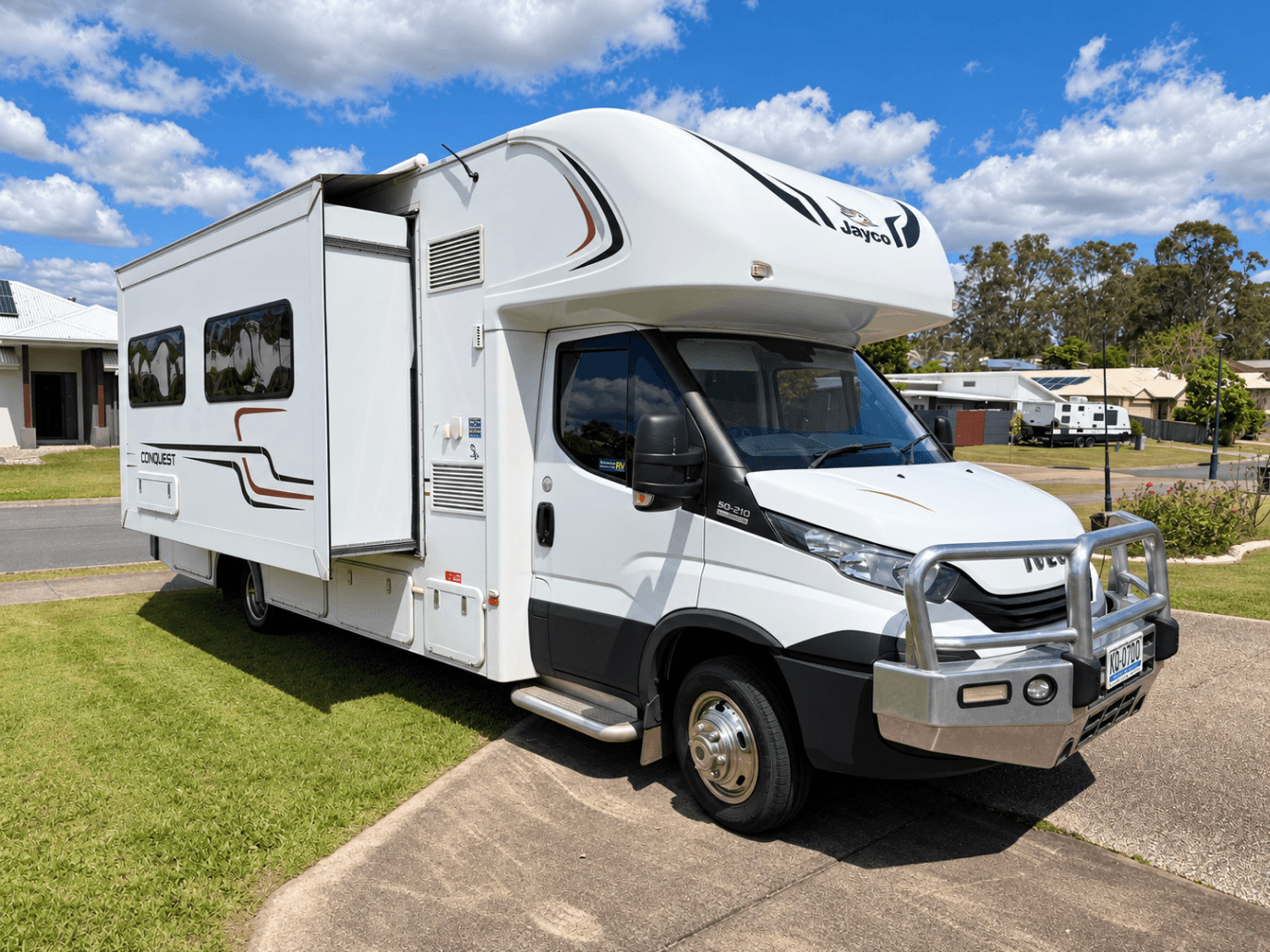 2018 Jayco Conquest DX IV25-5 Iveco 50C21 Motorhome — photo 2