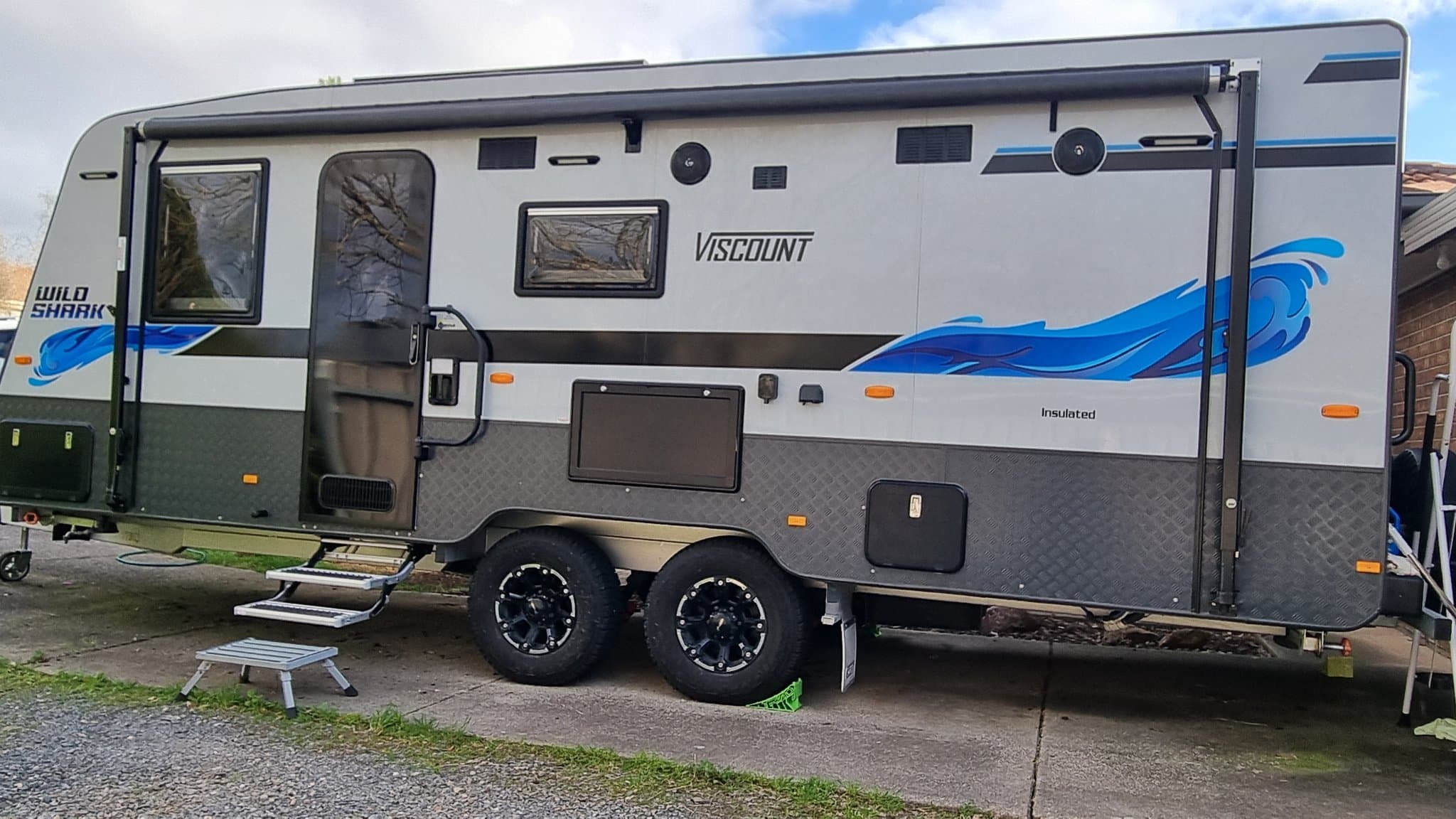 2023 Viscount Caravans Family Wildshark 3