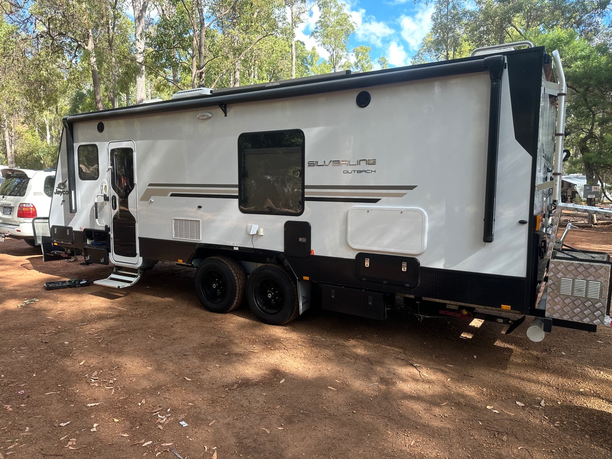 2023 Jayco Silverline 24.75-2 Outback — photo 2