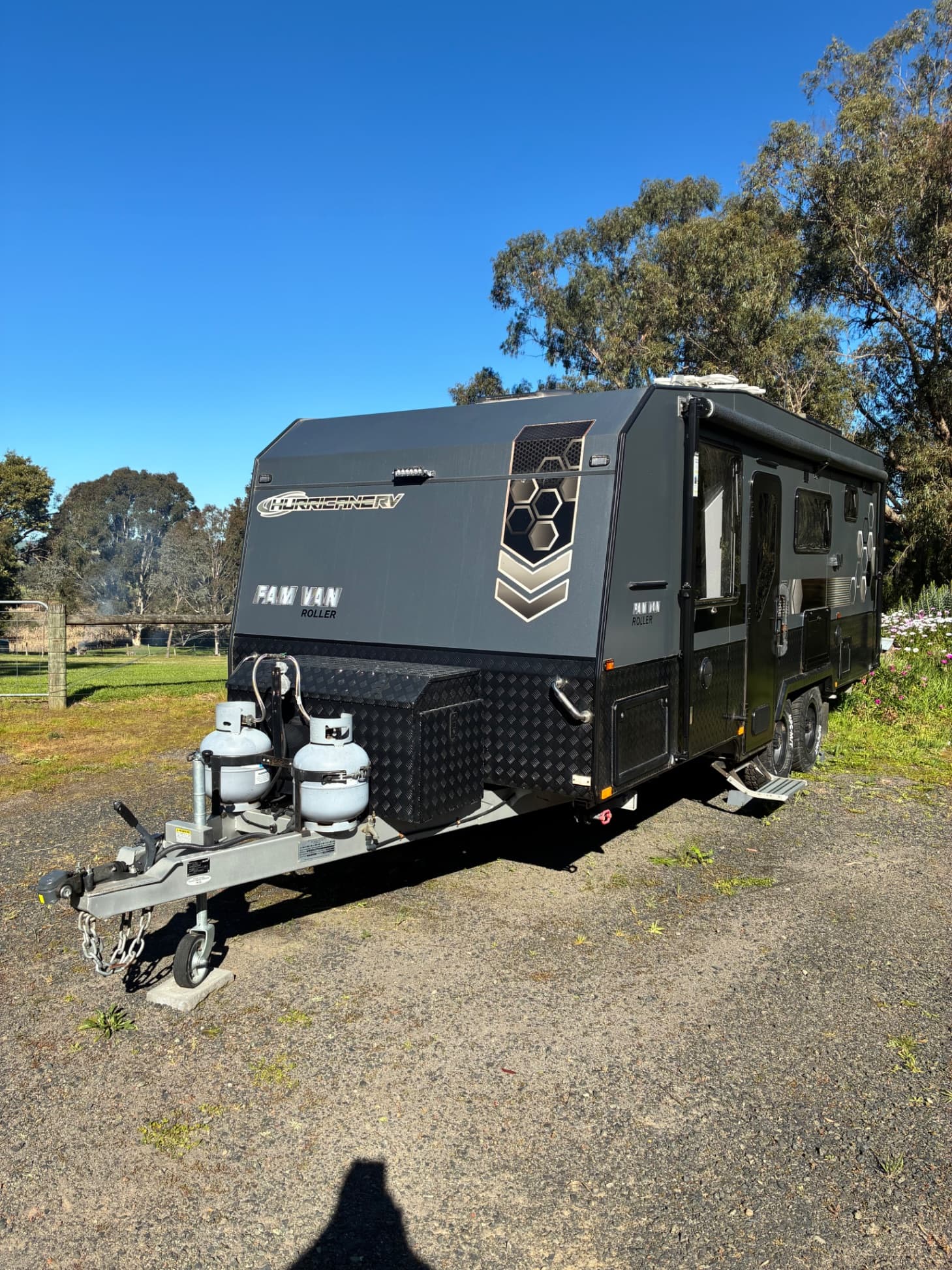 2022 Hurricaine Caravans Fam Van 21 ft